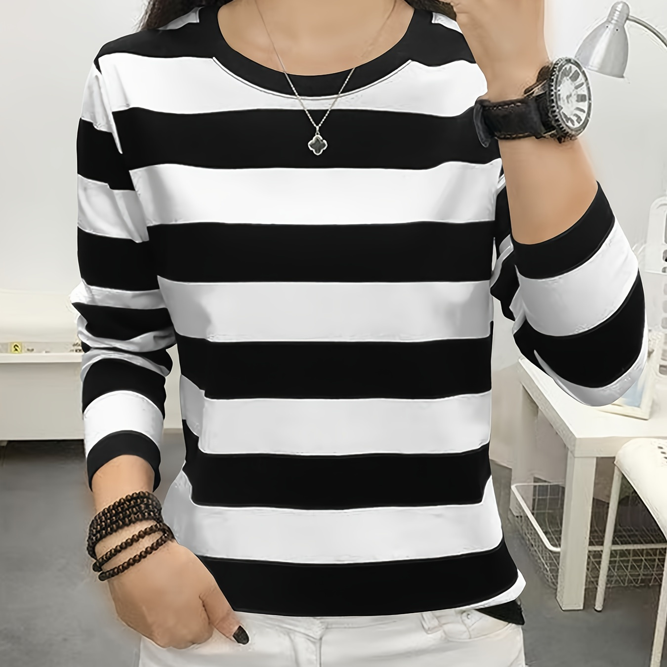 

Long-sleeved T-shirt For Women To Cover And Show Slenderness