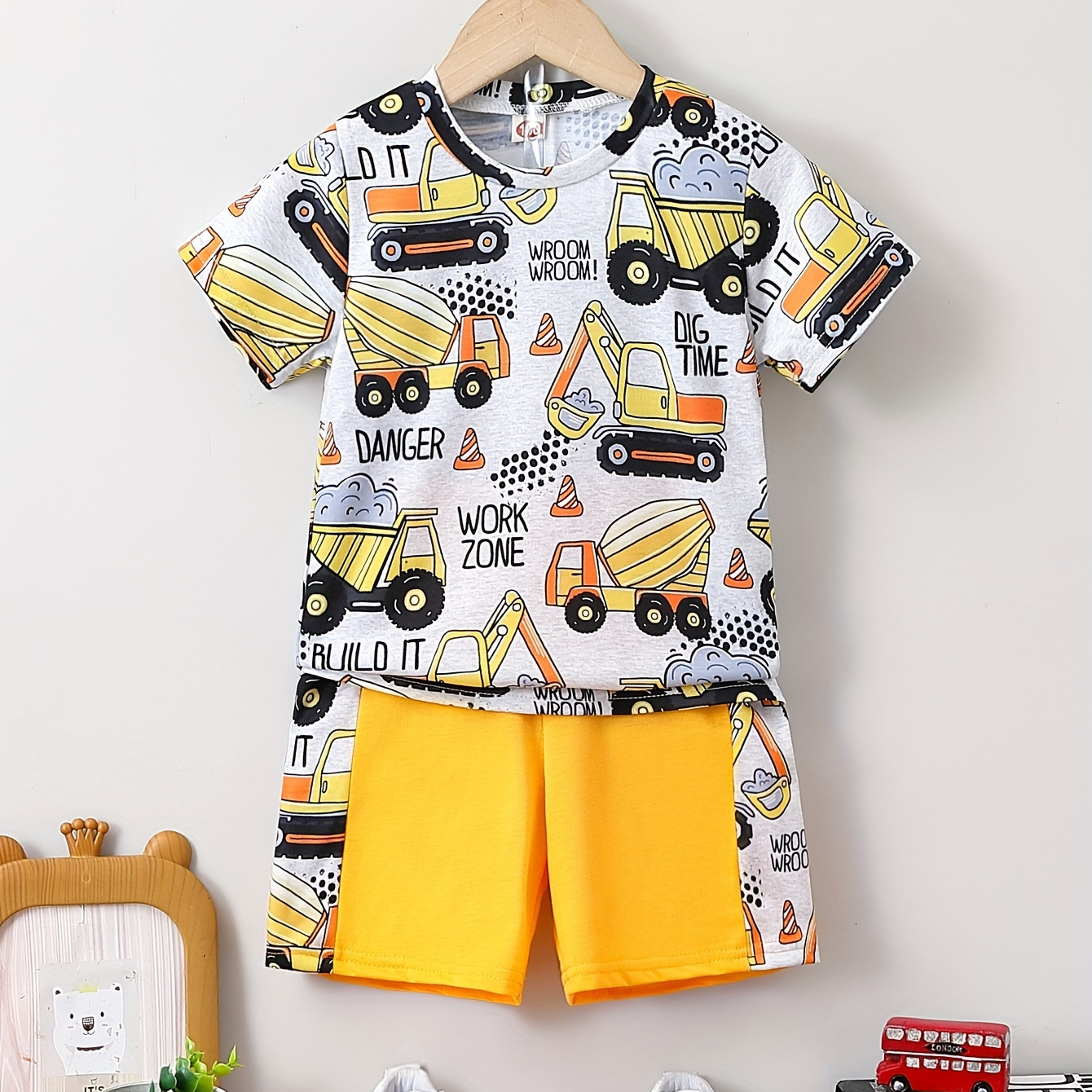 

2pcs Boys Casual Cartoon Graphic Print Short Sleeve T-shirt & Shorts Set, Comfy Summer Boys Clothes