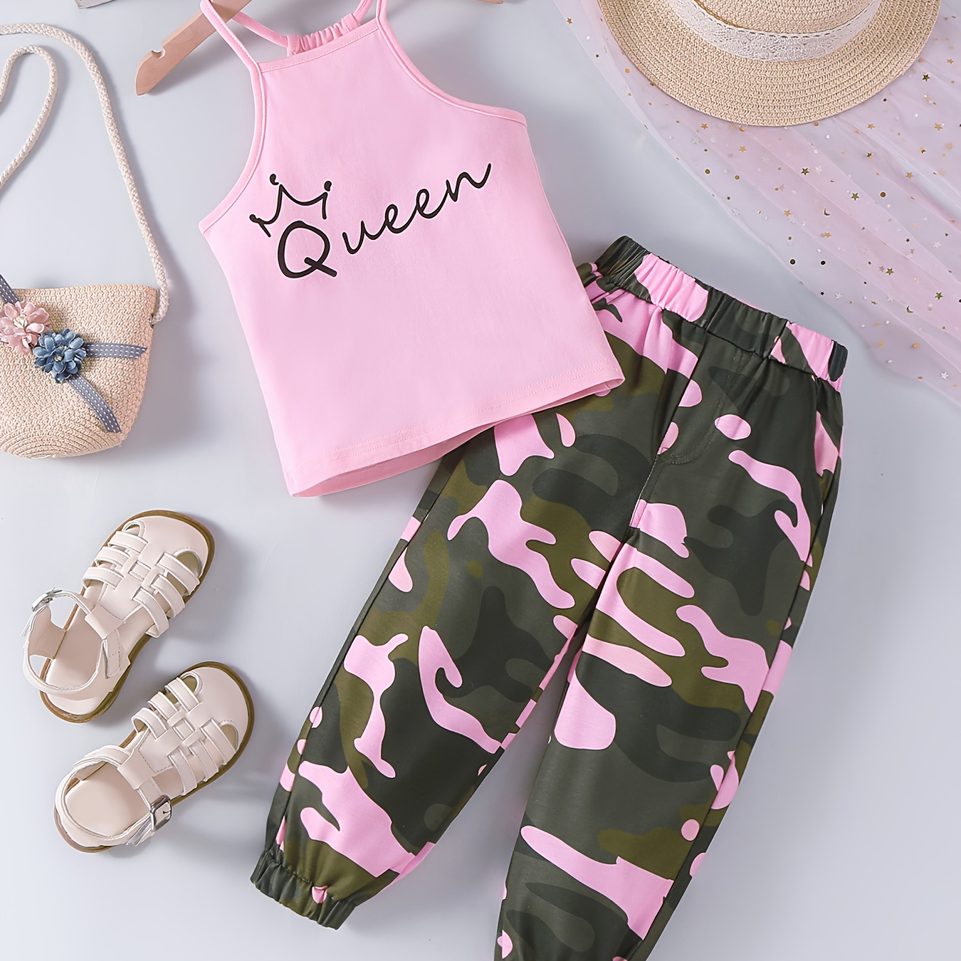 

2pcs Sweet Girls Queen Print Top + Camouflage Pattern Jogger Pants Set For Spring Summer Sports Gift Outdoor