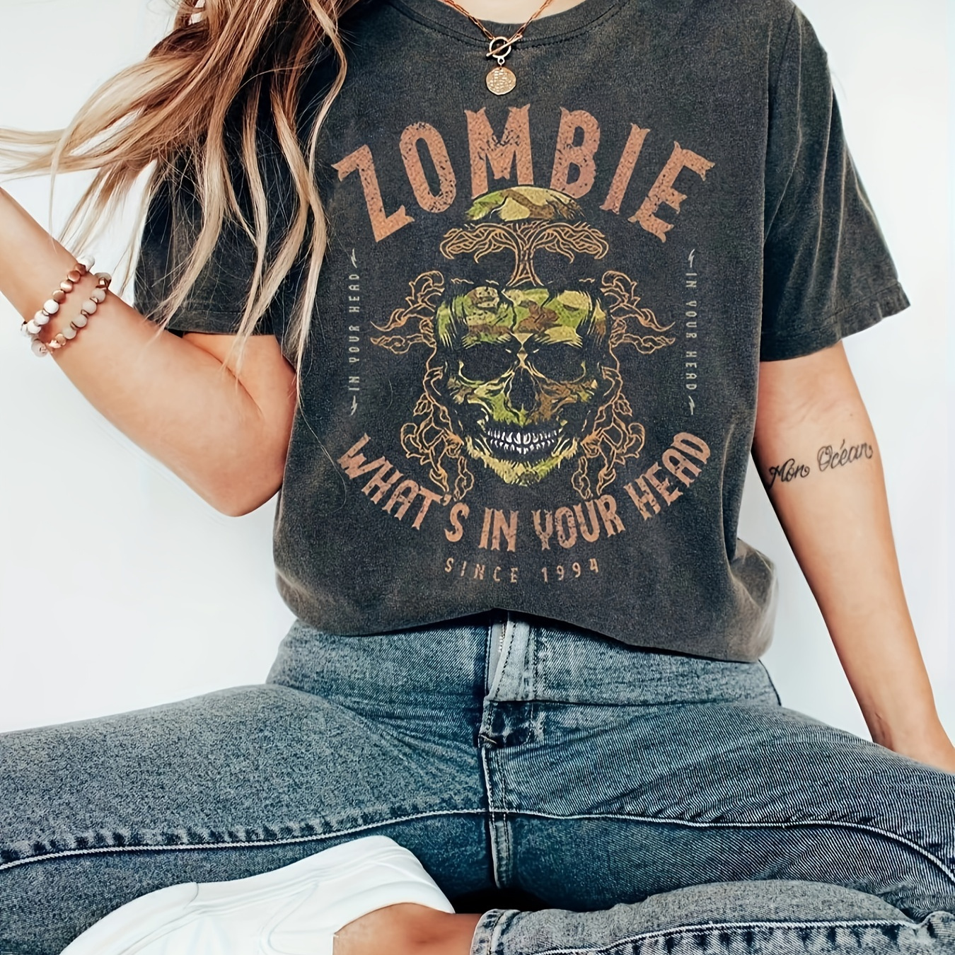 

1pc T-shirt vintage zombie, col rond décontracté pour femmes, tissu tricoté en polyester, longueur régulière, collection printemps/été