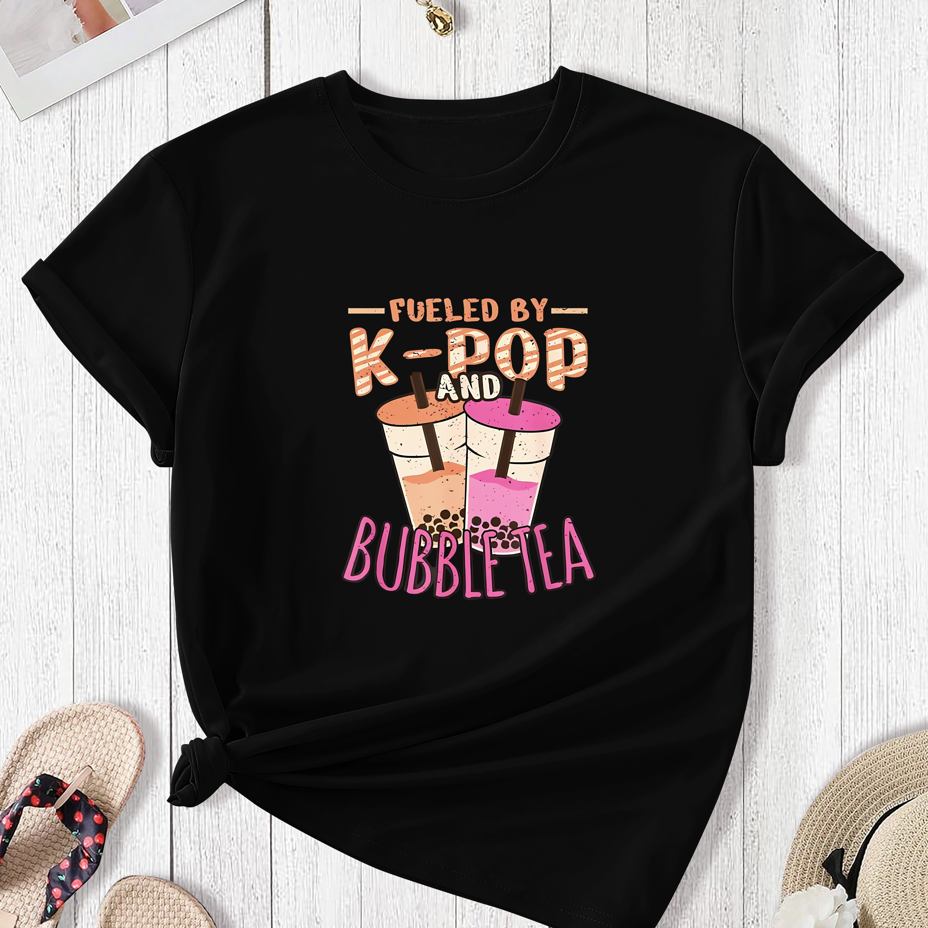 

Women's Plus Size Casual Sporty T-shirt, "fueled By K-pop And Bubble Tea" Print, Comfort Fit Short Sleeve Tee, Fashion Breathable Casual Top