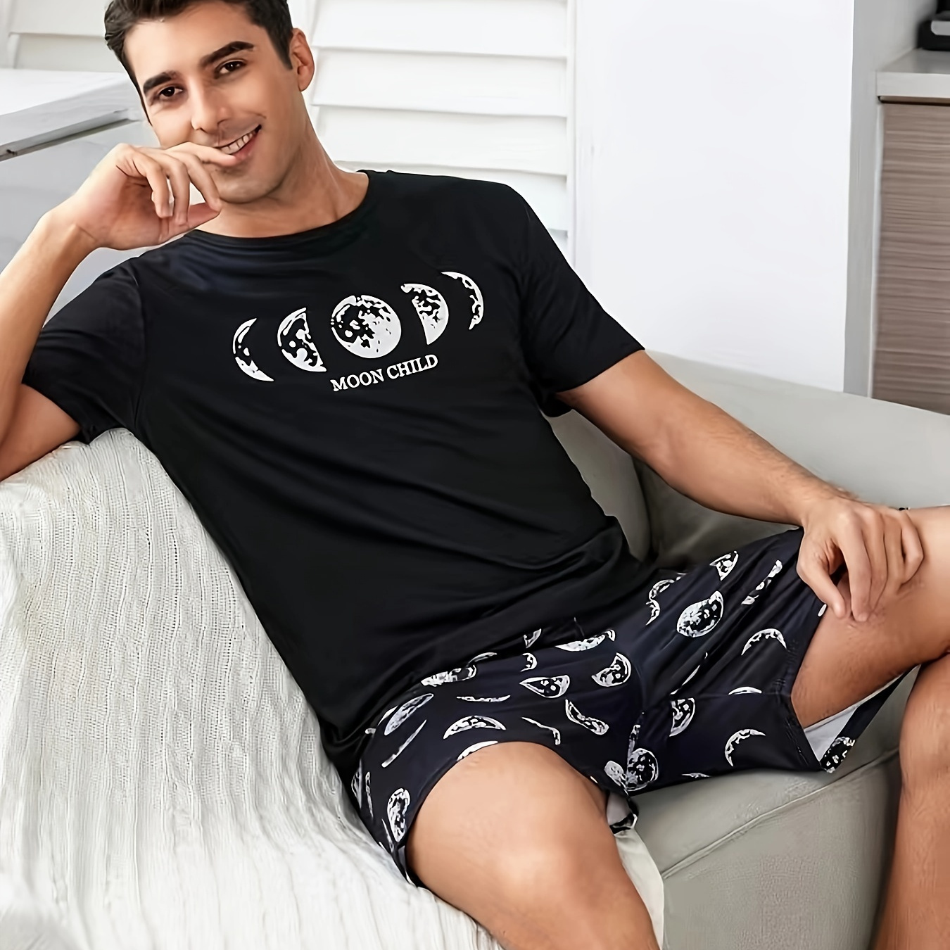 

Ensemble de pyjama décontracté pour homme avec motif - Tissu en polyester tricoté - Col rond avec une légère élasticité - Coupe régulière - Vêtement de nuit pour toutes les - Vêtement de détente