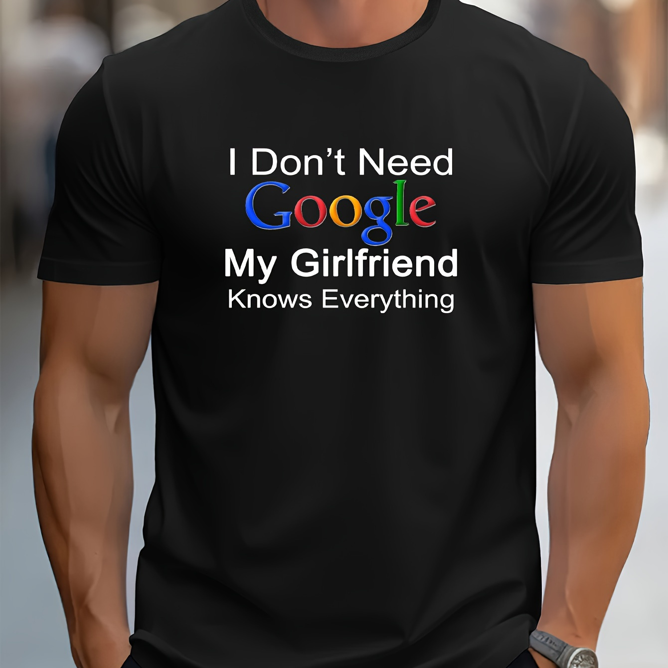 

T-shirt à col rond imprimé avec phrase amusante pour homme : Je n'ai pas besoin de Google, ma copine sait tout