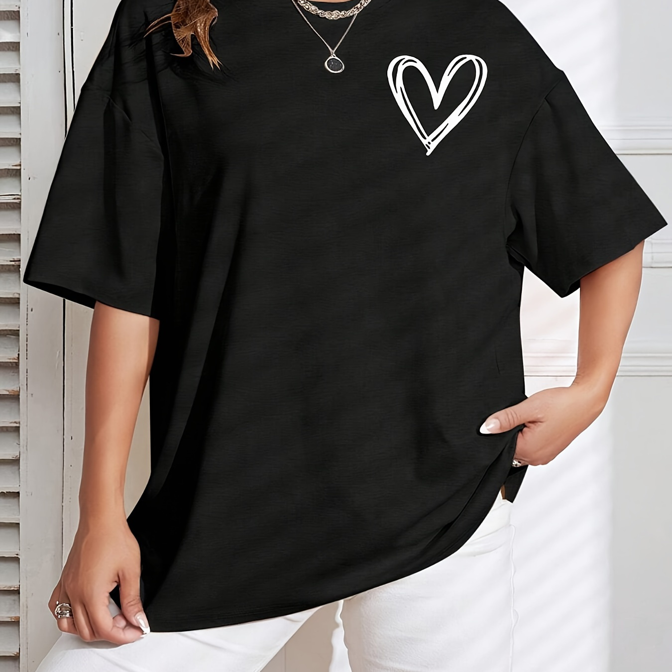 

Women's Casual Loose Fit T-shirt With Heart Print, Short Sleeve, Round Neck, Athletic Style, Breathable Sporty Tee