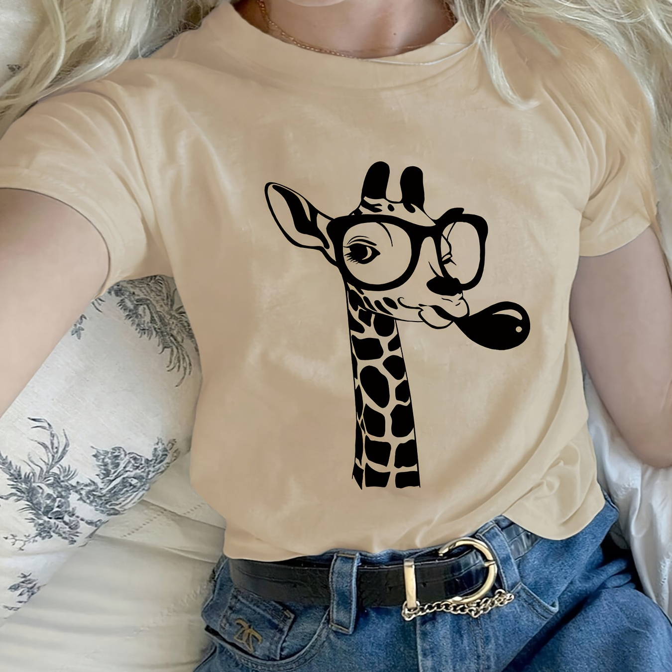 

Giraffe Print Short Sleeve T-shirt, Casual Crew Neck Top For Spring & Summer, Women's Clothing