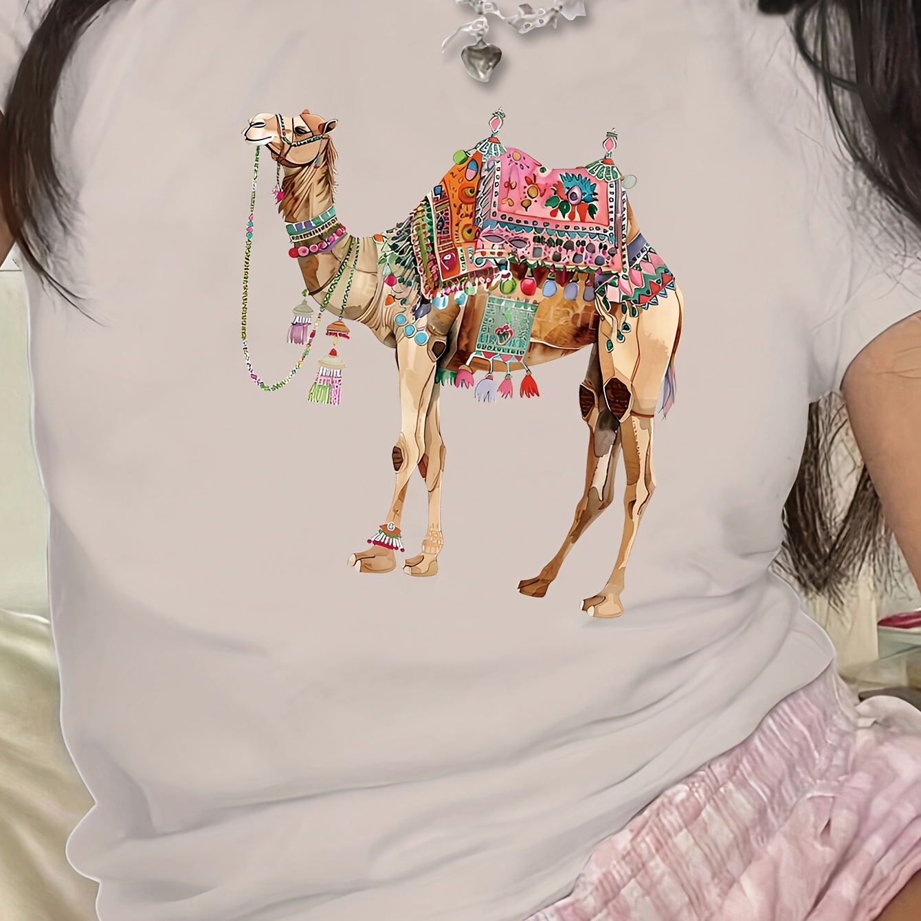 

1pc Bohemian Style Camel Print T-shirt For Women, Casual Round Neck Short Sleeve Top With Arabic , Polyester Knit Summer Tee With Patchwork Detail