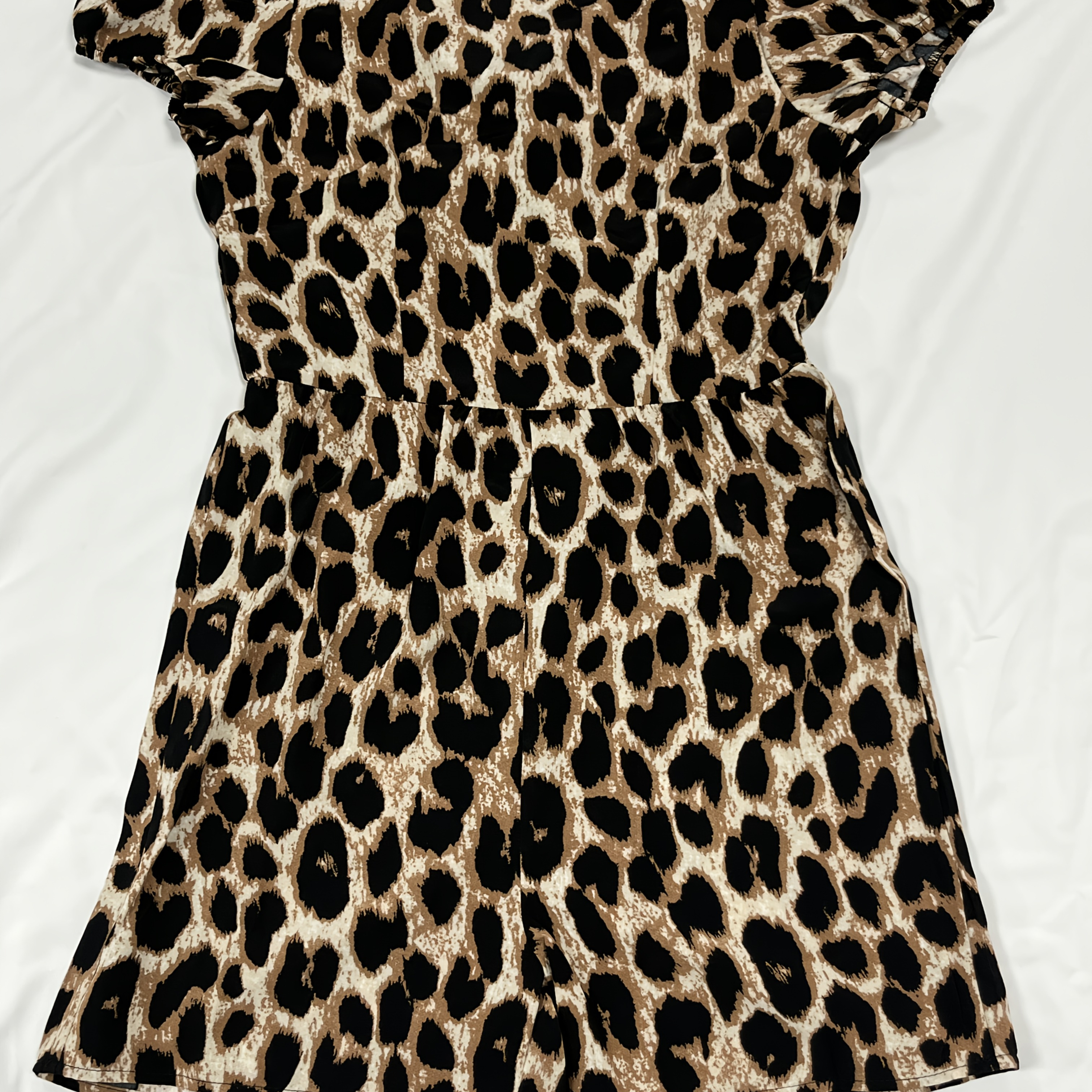 

Elegant Leopard Print Romper For Women - Casual Short Sleeve With Backless Bow Detail, Machine Washable