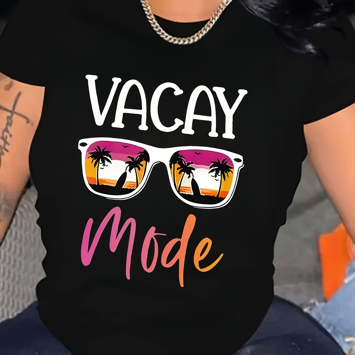 

Plus Size Vacay Mode Print T-shirt, Casual Short Sleeve Crew Neck Top For Spring & Summer, Women's Plus Size Clothing