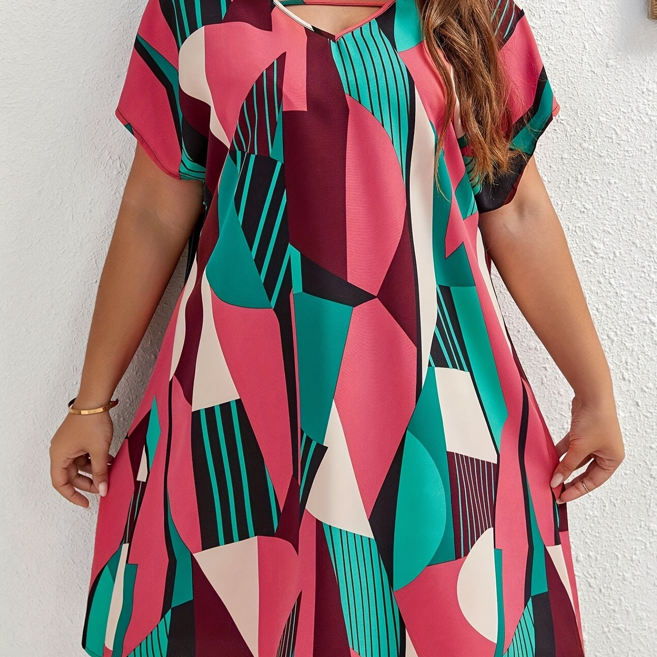 

Plus Size Geometric Print Loose Dress, Casual Short Sleeve Dress For Spring & Summer, Women's Plus Size Clothing