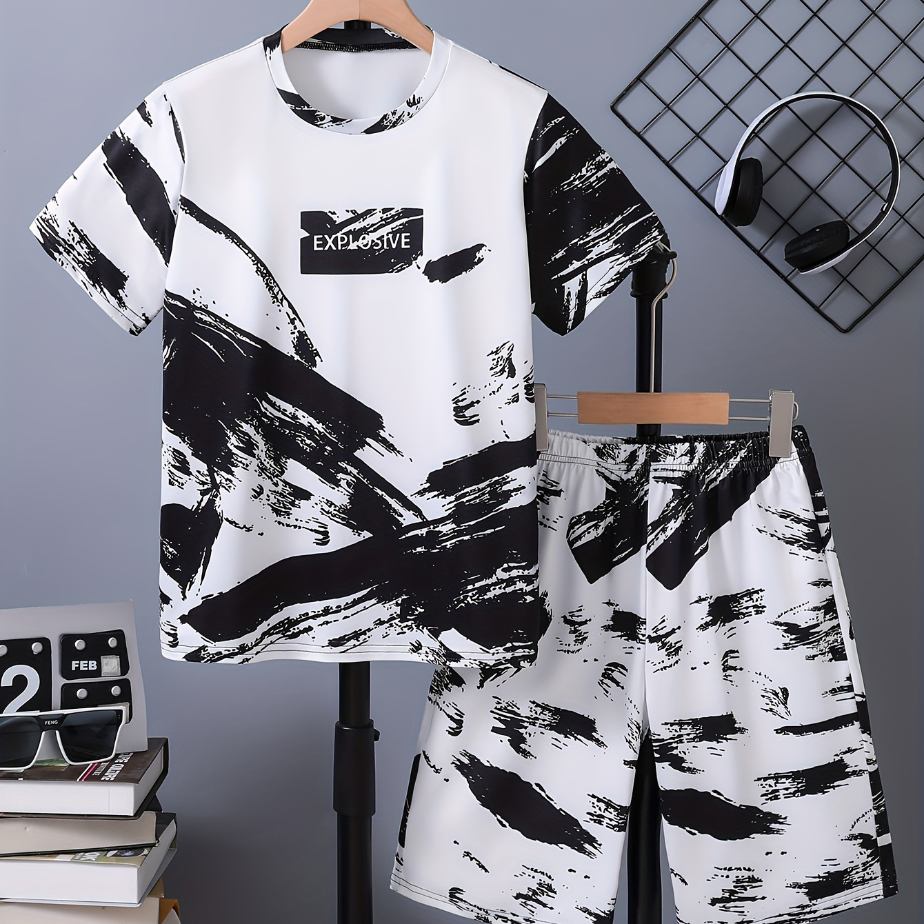 

2pcs Boys Casual Explosive Print Versatile Short Sleeve T-shirt & Shorts Set, Cool, Lightweight And Comfy Summer Clothes