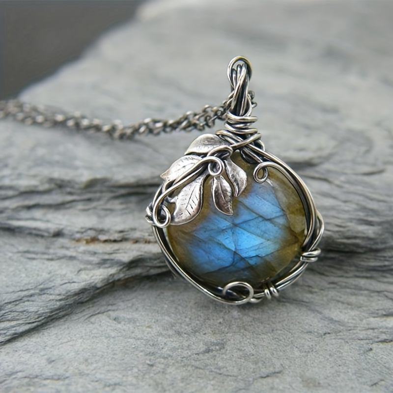 

Vintage Personality Leaf Wrapped Moonstone Pendant Necklace For Party Favors