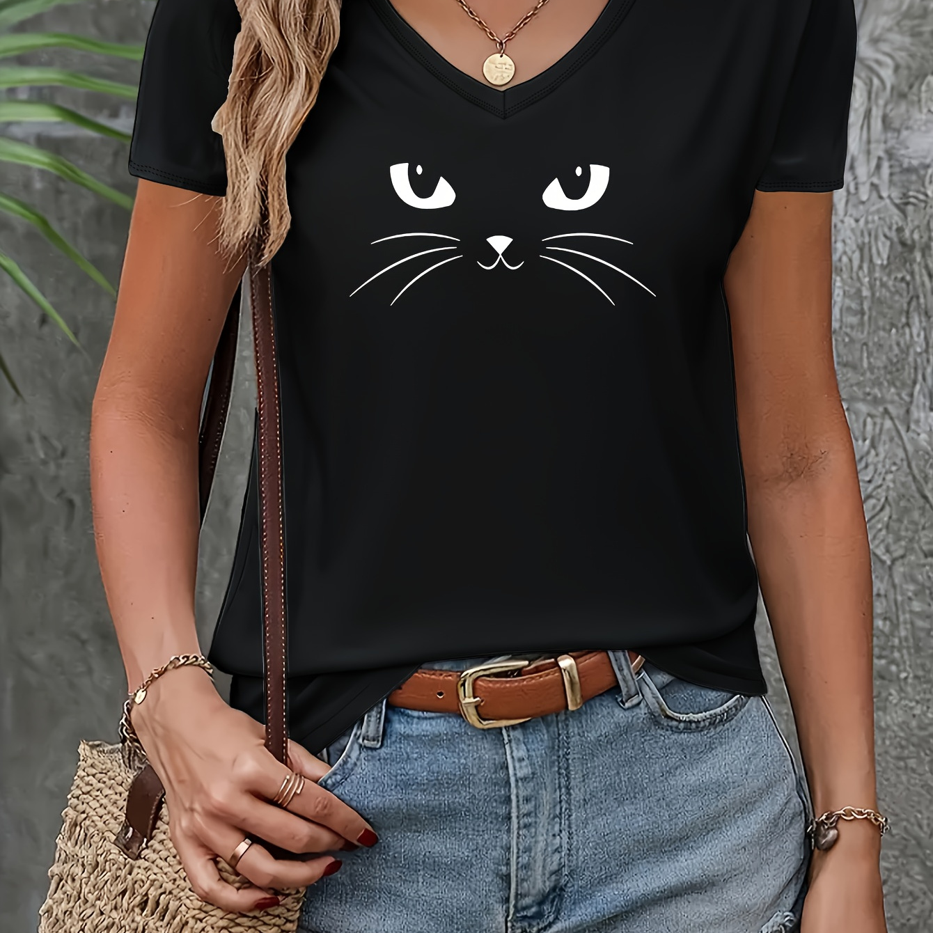 

Cat Print Casual T-shirt, V Neck Short Sleeves Comfy Sports Tee, Women's Activewear