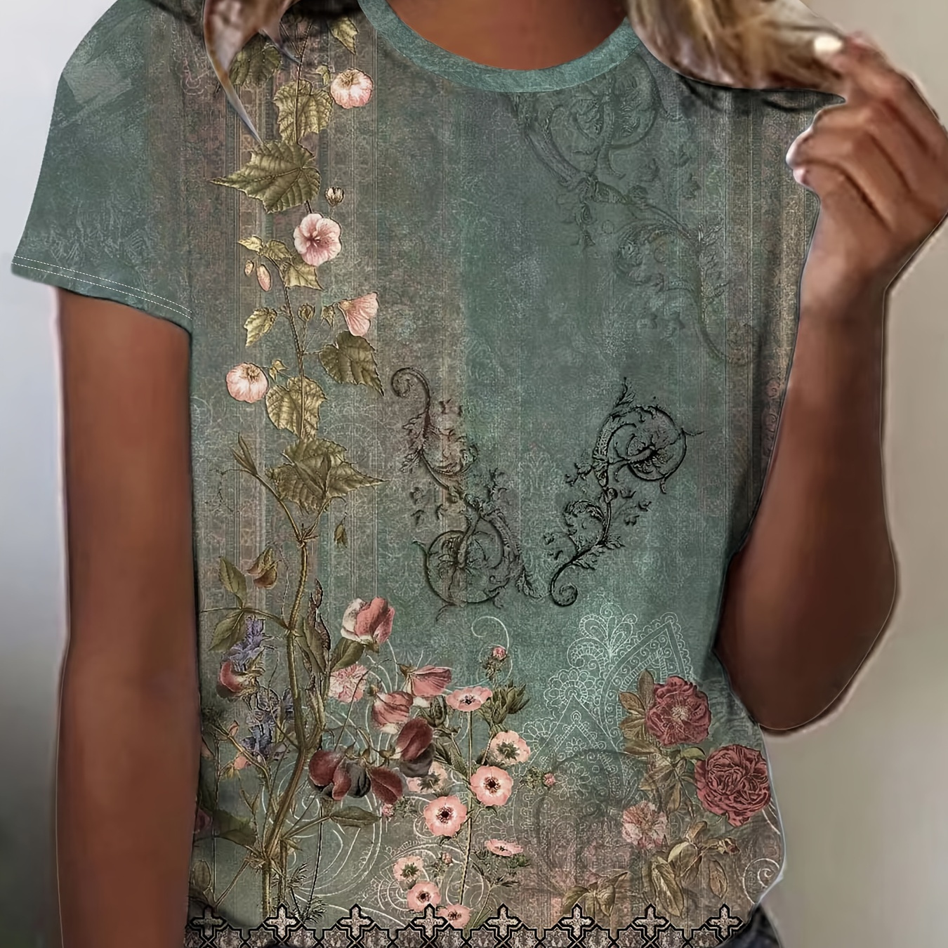 

1pc Elegant Floral Print T-shirt, Polyester 95% Elastane 5%, Crew Neck, Knit Fabric, Regular Length, Summer Season Top