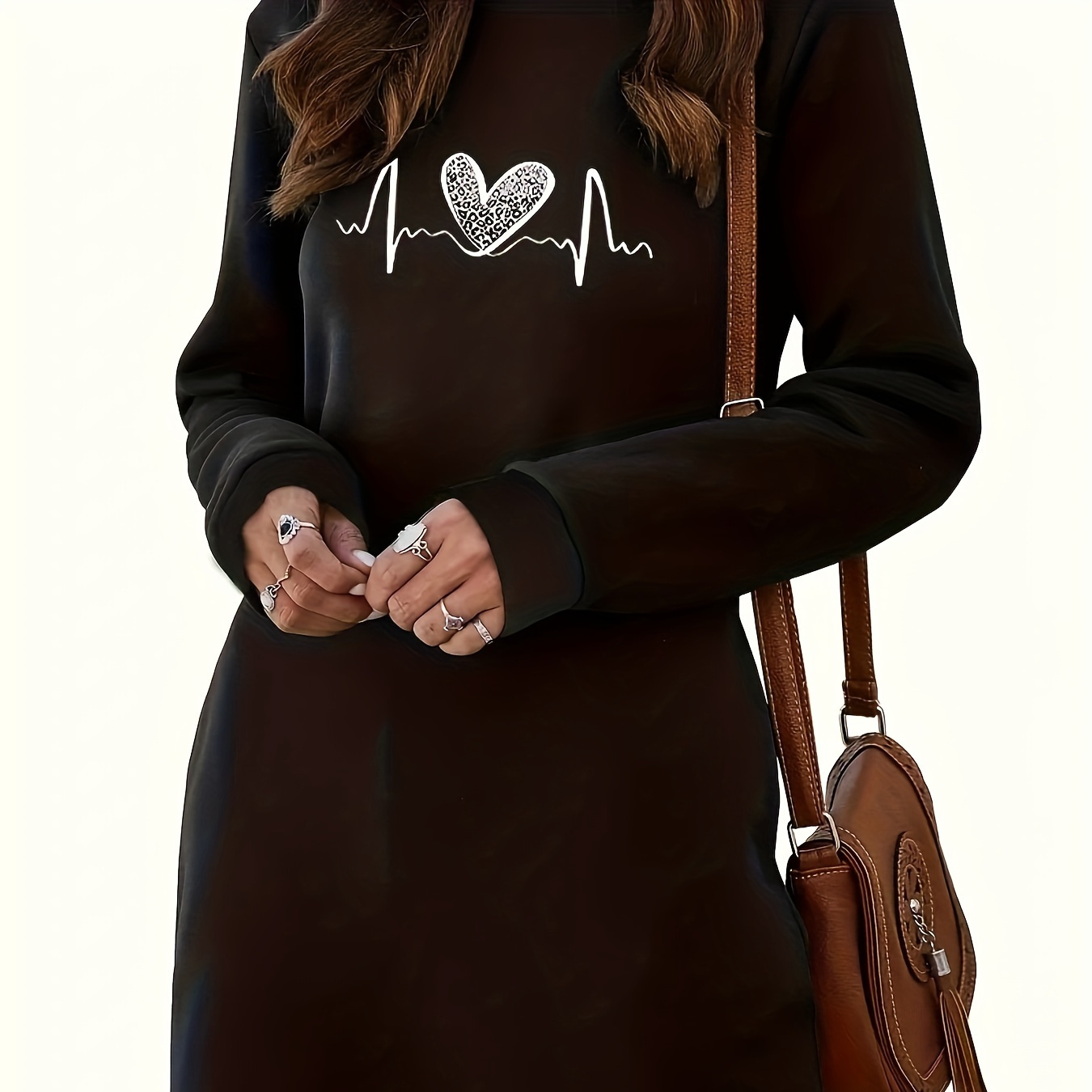 

Plus Size Heart Print Pockets Sweatshirt Dress, Casual Fleece Liner Long Sleeve Crew Neck Dress For Fall & Winter, Women's Plus Size Clothing
