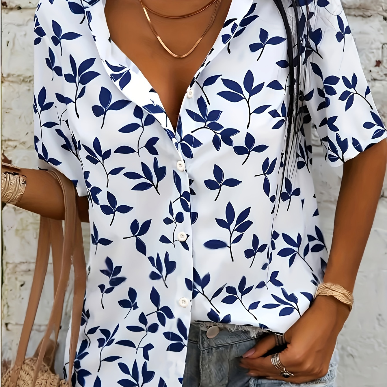 

Plus Size Floral Print Blouse, Casual Short Sleeve Buttons Blouse For Spring, Women's Plus Size clothing