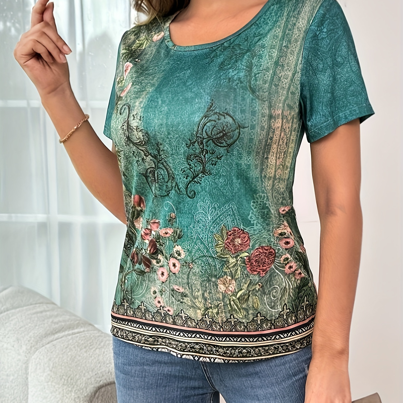 

Floral Print Short Sleeve T-shirt, Casual Crew Neck Top For Spring & Summer, Women's Clothing