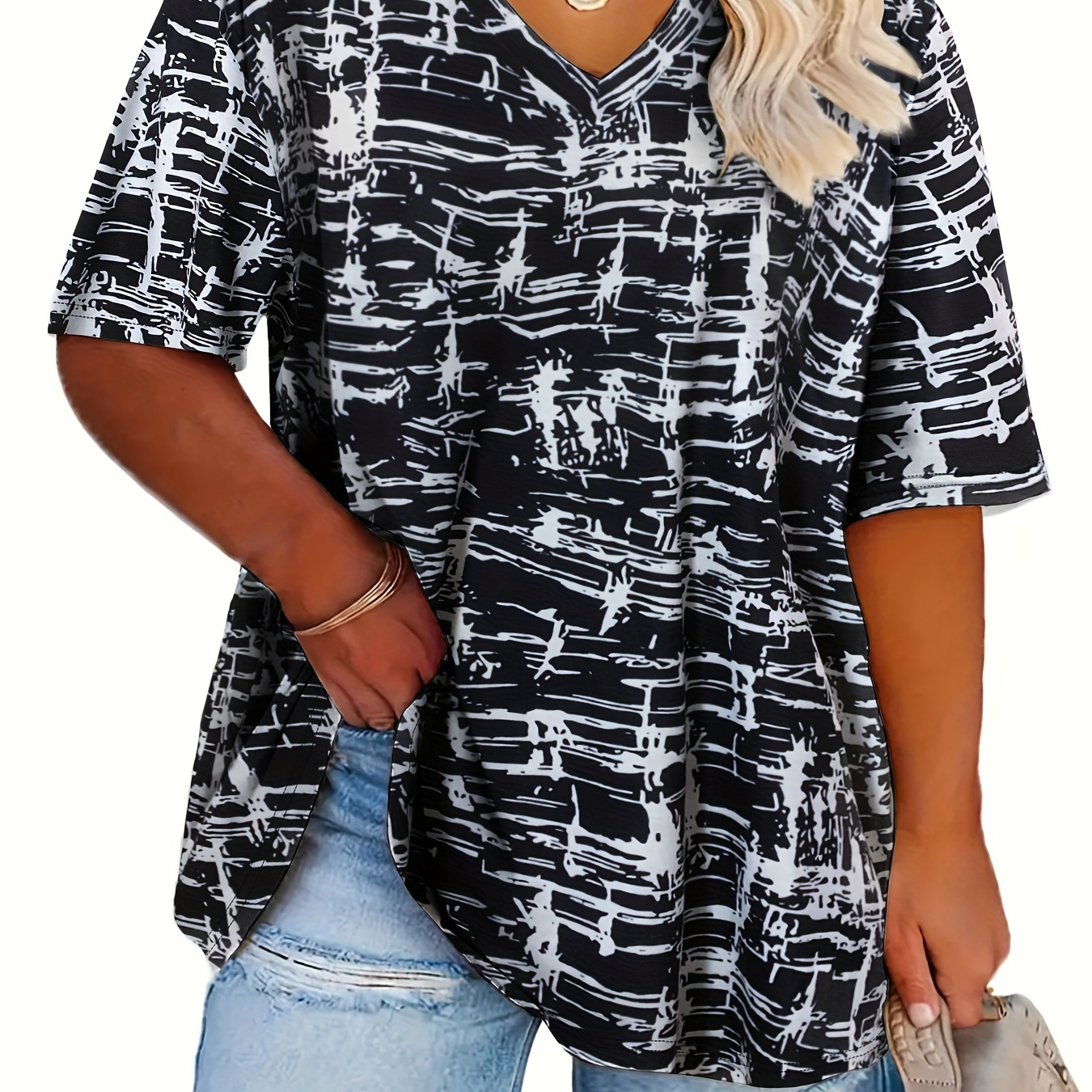

Plus Size All Over Print T-shirt, Casual Short Sleeve Top For Spring & Summer, Women's Plus Size Clothing