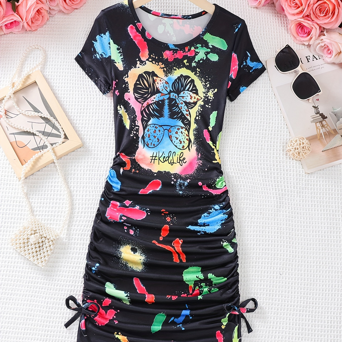 

Girls Trendy Portrait Multicolored Graphic Side Bowknot Short Sleeve Bodycon Dress