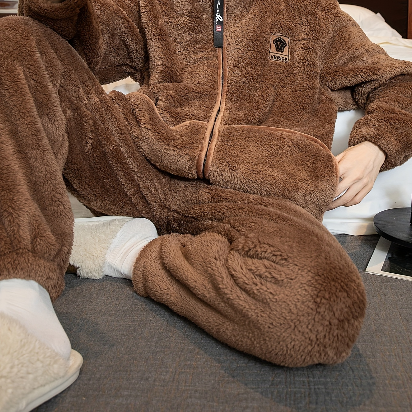 

Men'-piece Comfortable Plush Pajama Set - Warm And Thickened Zipper Jacket With And Pants With Pockets For Autumn And Winter, Casual Solid Color Pajamas For Winter