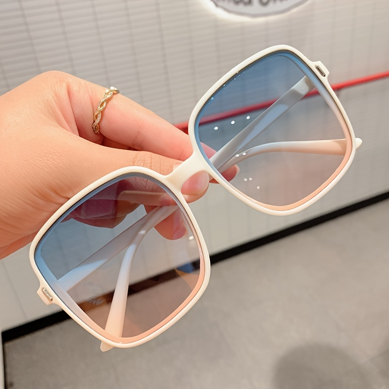 Square Sunglasses Gradient Color Rivet Vintage Driving Sunglasses Big Frame Trendy Eyewear For Women