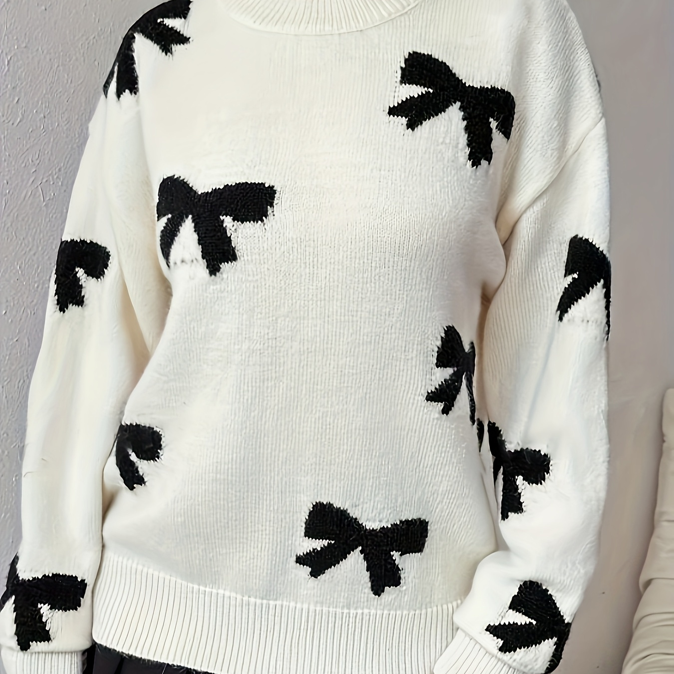 

Pullover élégant en pour femme, joli haut à manches longues avec col rond et motif papillon, tissu en de polyester coupe régulière pour /hiver