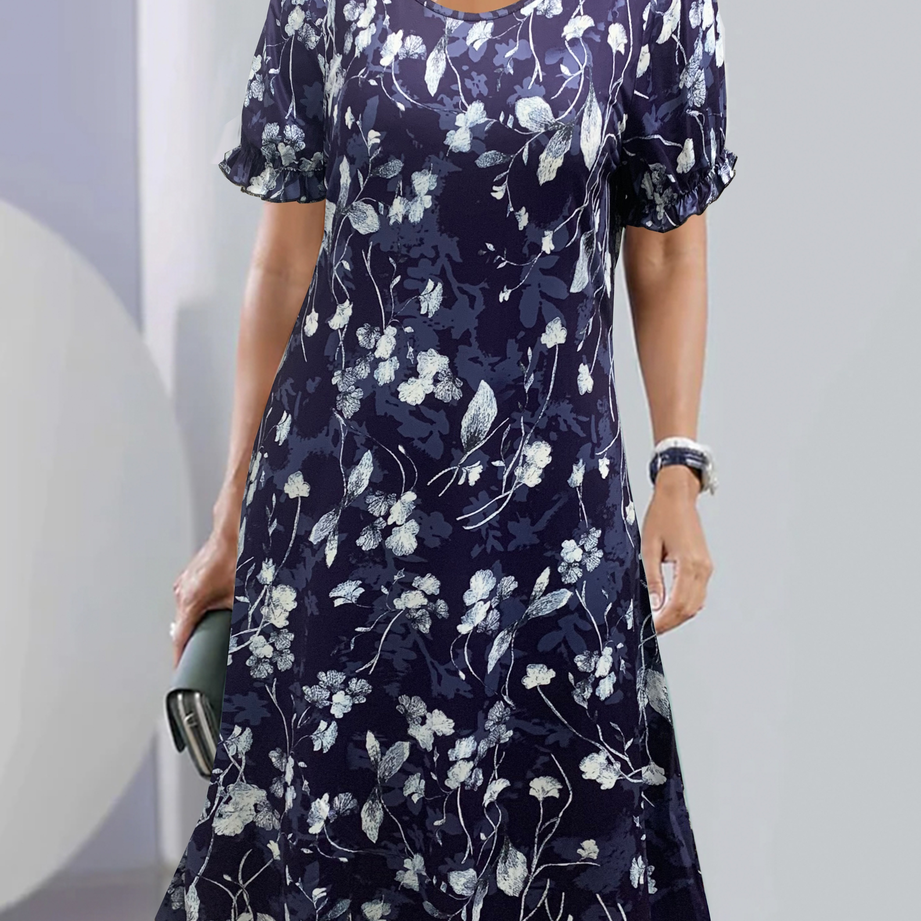 

Plus Size Floral Print Crew Neck Dress, Elegant Short Sleeve Dress For Spring & Summer, Women's Plus Size Clothing