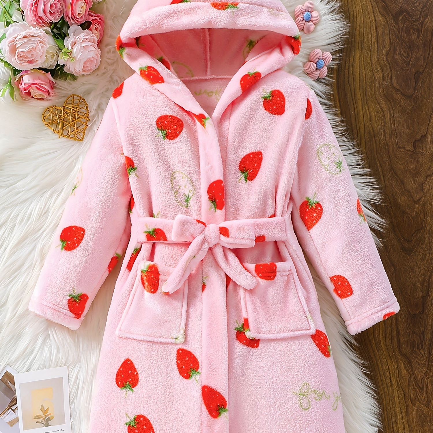 

Cozy & Cute Girls' Pink Strawberry Pattern Hooded Bathrobe - Soft, Warm Polyester Fleece With Belt Detail, Machine Washable - Perfect Gift For