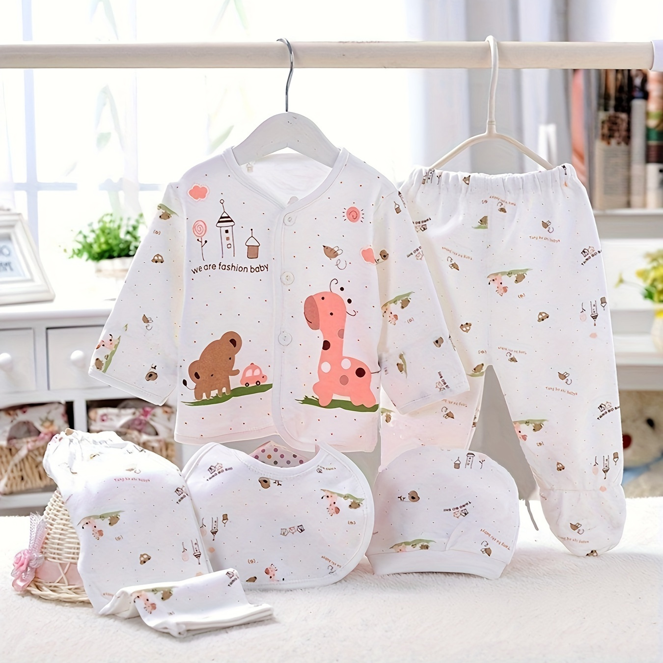 

Newborn Baby 5pcs Outfit Pregnancy Gifts - Cardigan Top Trousers Bib Hat Set Cute Cartoon & Cotton Soft Comfy Baby Supplies
