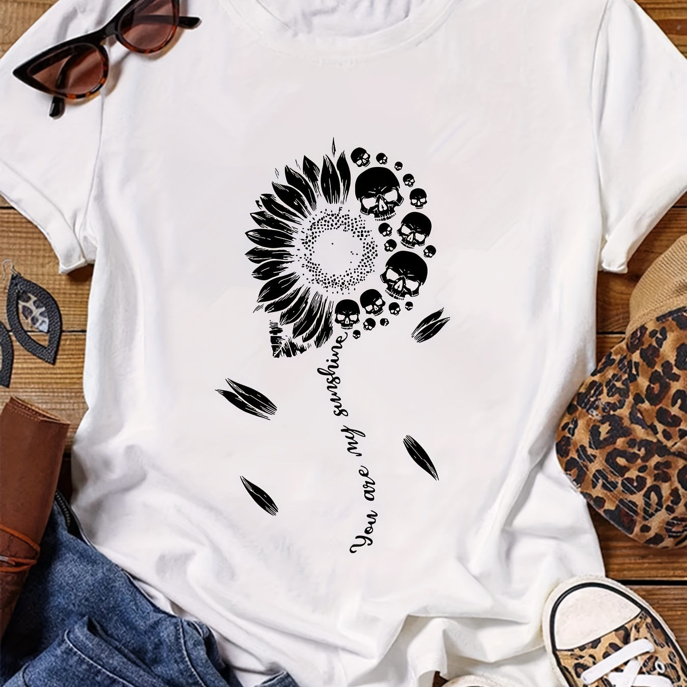 

Women's Plus Size Skull & Sunflower Graphic Tee - Casual Crew Neck, Short Sleeve, Breathable Polyester T-shirt