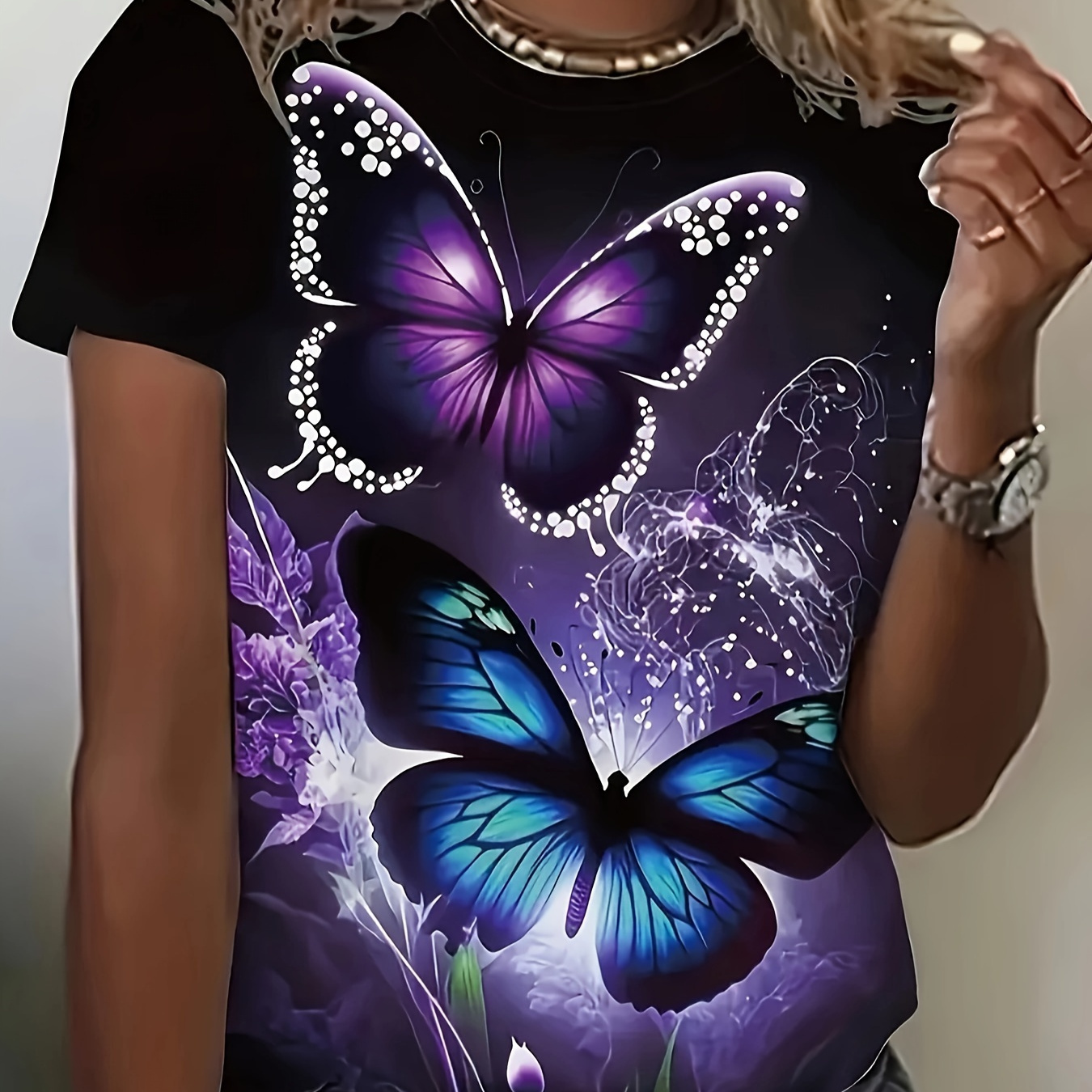 

Plus Size Butterfly Print T-shirt, Casual Crew Neck Short Sleeve T-shirt, Women's Plus Size clothing