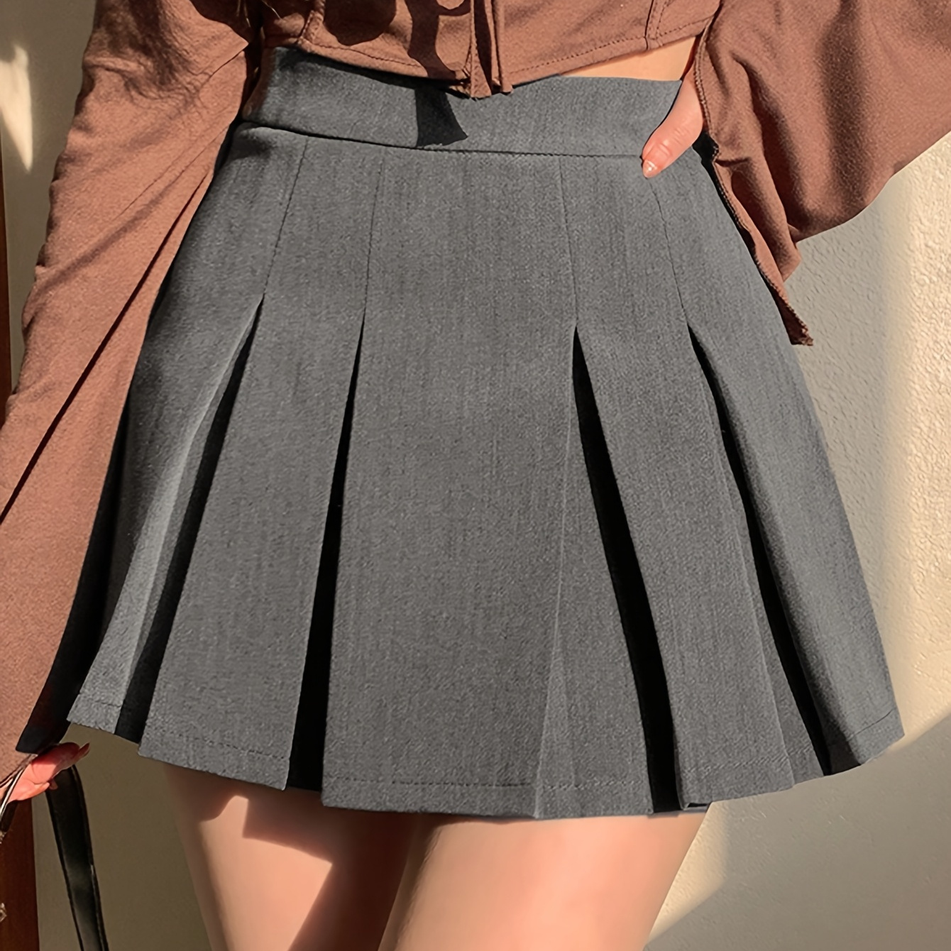 

Women's Casual Style Solid Color Pleated Mini Skirt