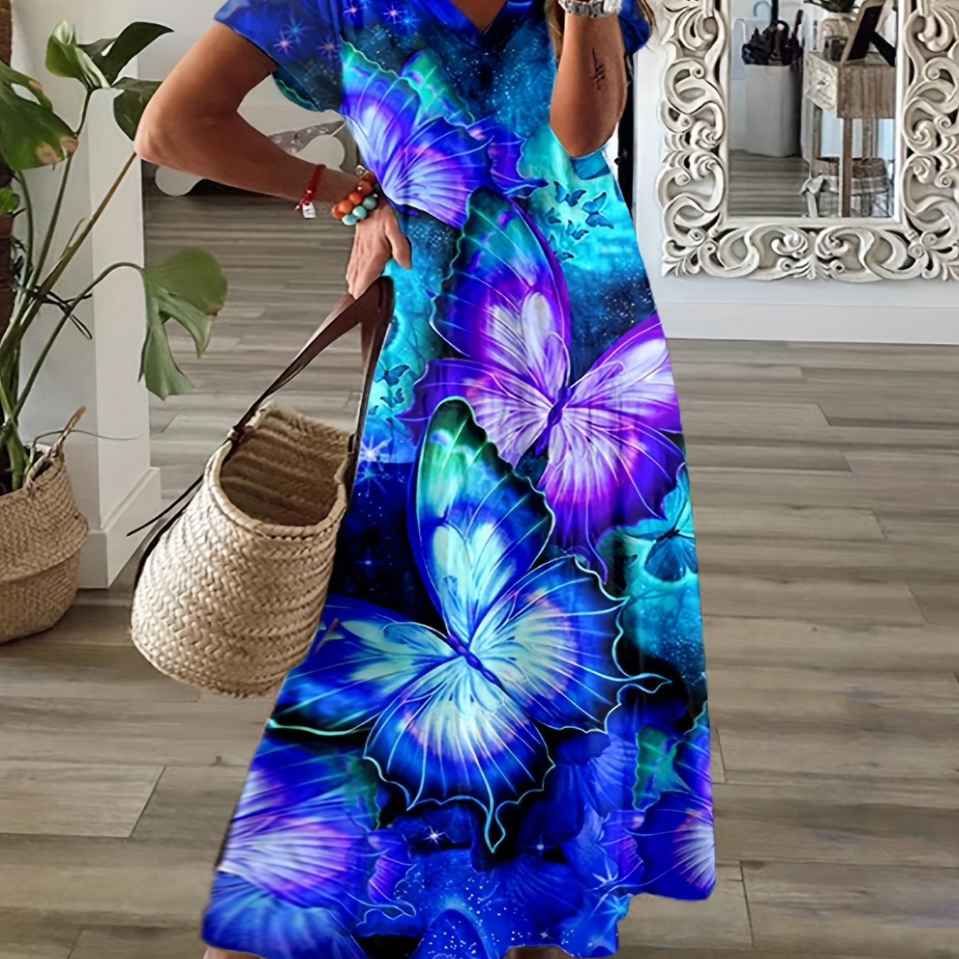 

Plus Size Butterfly Print V Neck Dress, Casual Short Sleeve Dress For Spring & Summer, Women's Plus Size Clothing