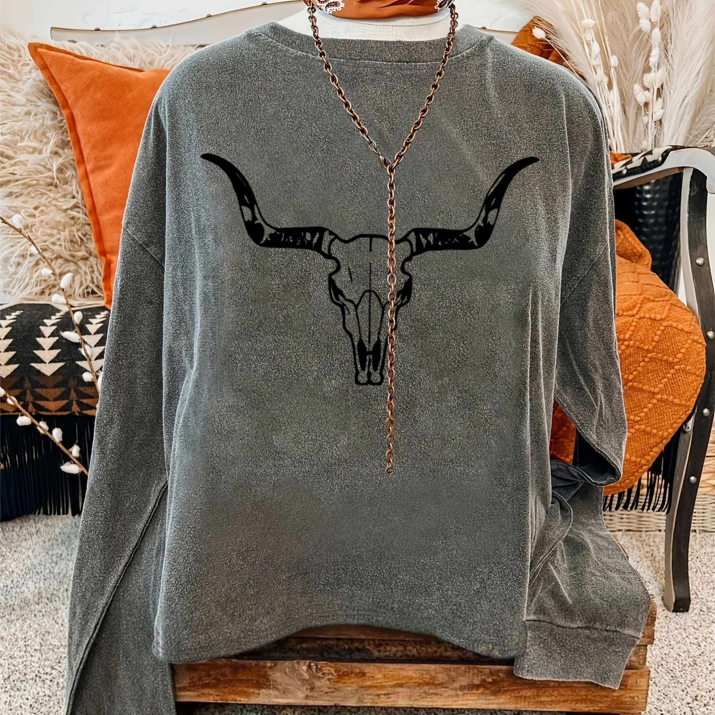 

Cow Skull Print Pullover Sweatshirt, Casual Long Sleeve Crew Neck Sweatshirt For Fall & Winter, Women's Clothing