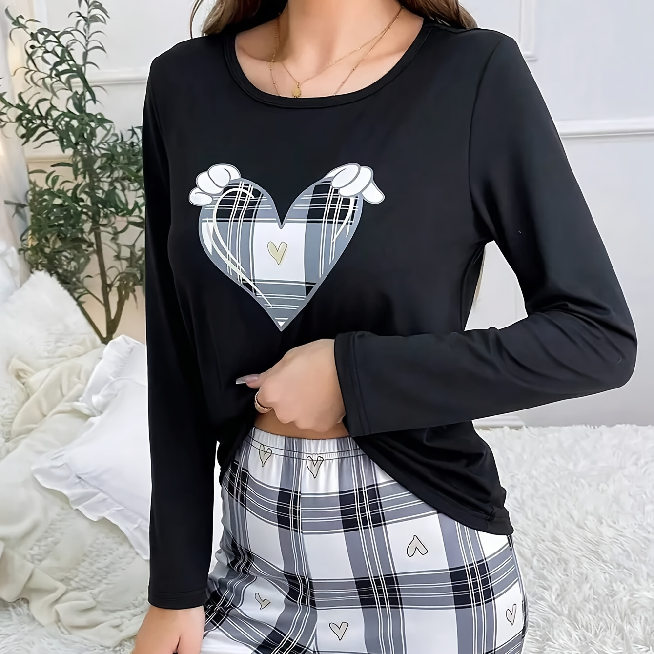 

Women's Casual Pajama Set - Polyester Knit Long Sleeve Crew Neck Top With Heart Pattern And Matching Heart Print Pants, Sleepwear For Adults, Season-neutral