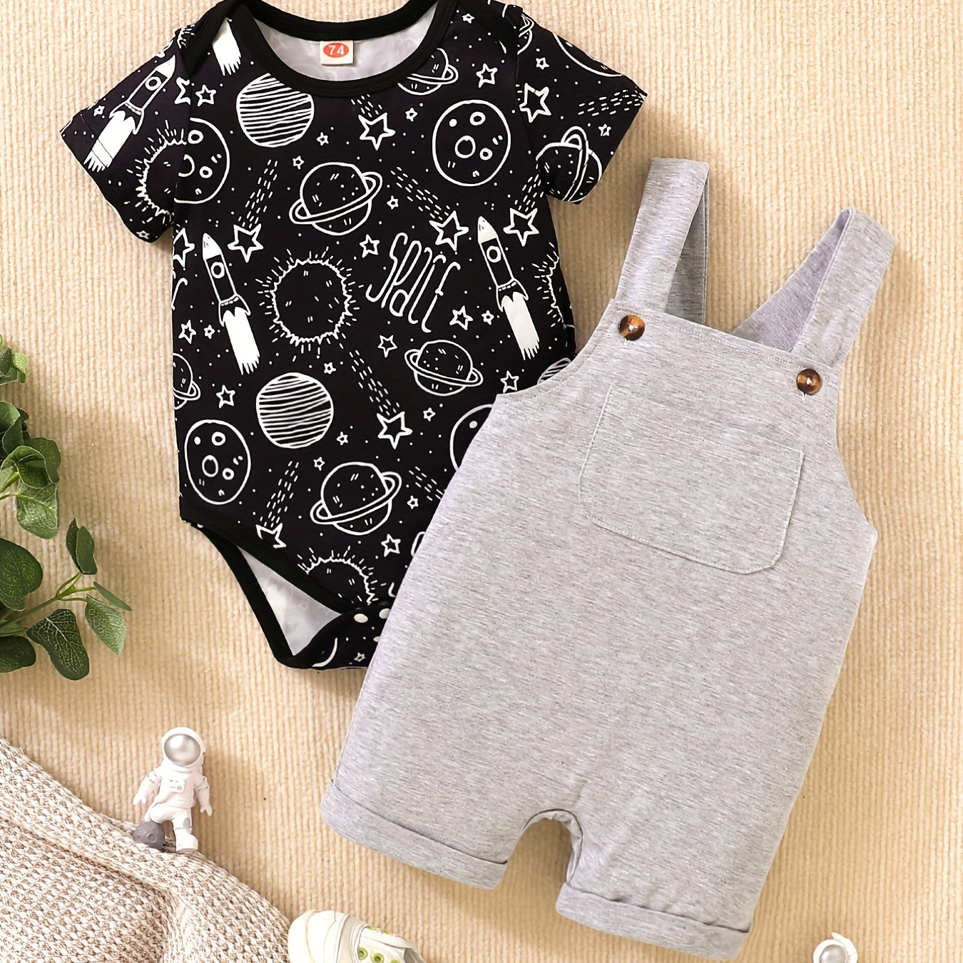 

2pcs Baby Infant Boys Cute Planet Rocket Graphic Print Short Sleeve Onesie & Overalls Set Clothes