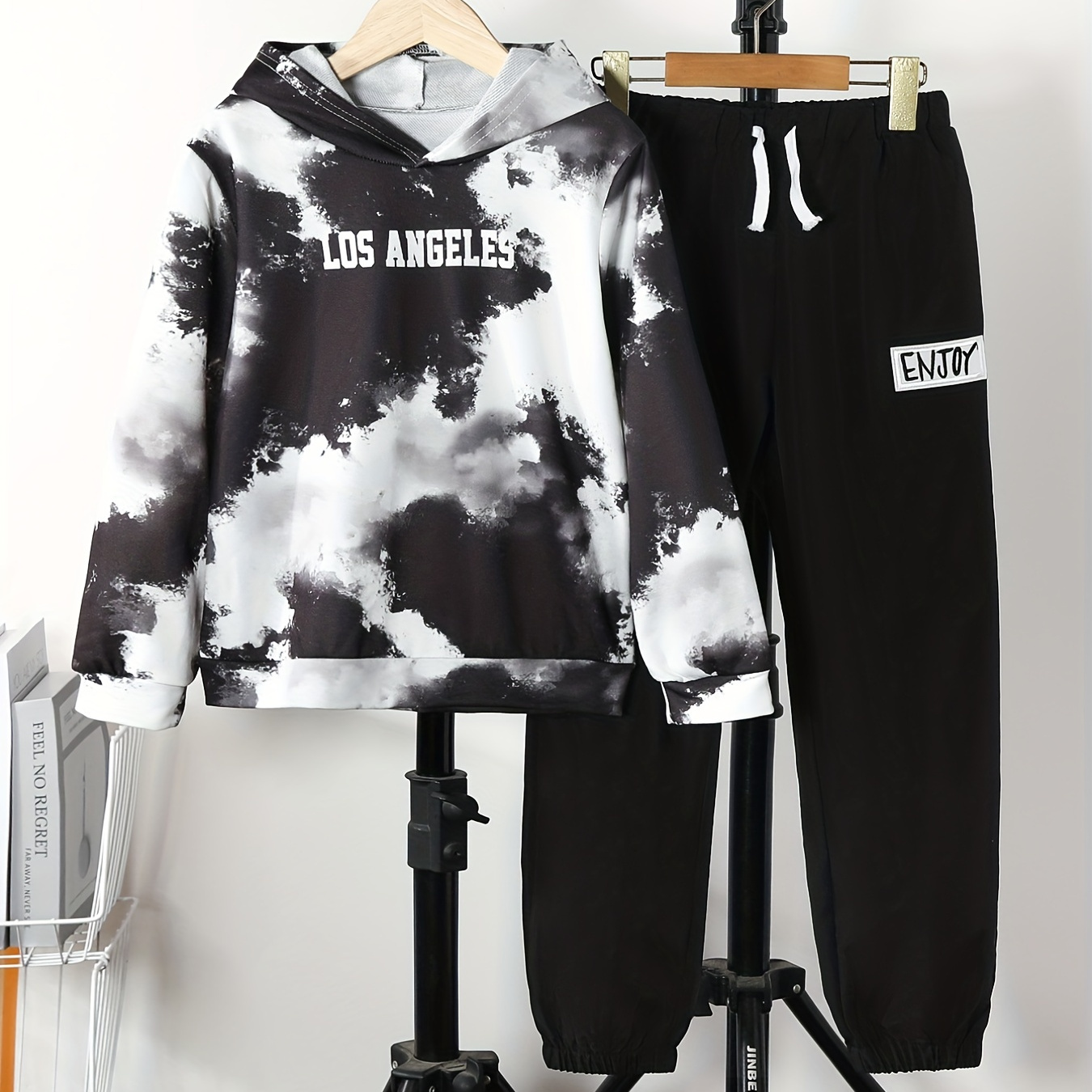 

Boys 2pcs Sweatshirt Hoodie Long Sleeve Pullover Top & Elastic Waist Sweatpants Tie-dye Print Casual Kids Clothes Spring Fall