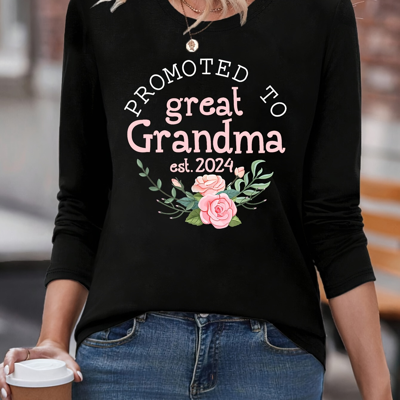 

Promoted To Great Grandma 2024 Long Sleeve T-shirt - Women's Casual Top With Pink Floral Print