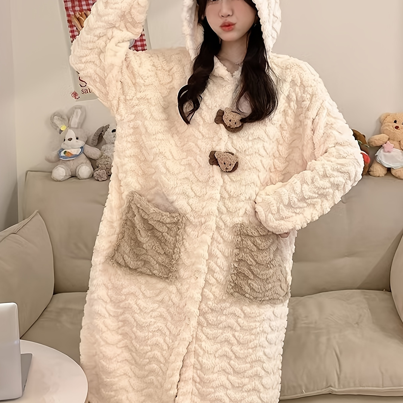 

Robe de chambre d'hiver en peluche épaisse et tricotée avec capuche, couleur unie mignonne, manches longues, pour adultes, en polyester, ceinture, détail boutonné.