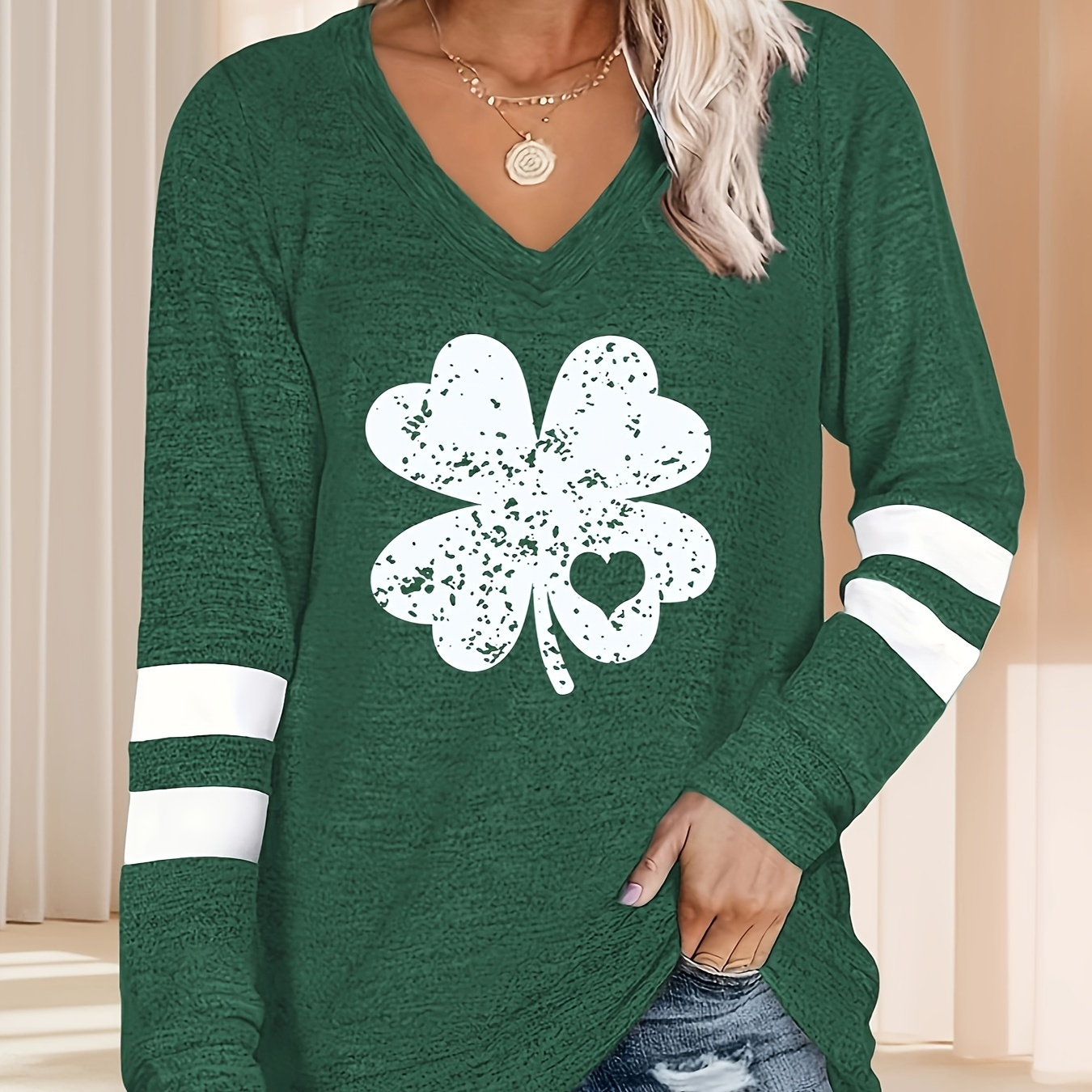 

St. Patrick's Lucky Clover Print T-shirt, Long Sleeve V Neck Casual Top For Spring & Fall, Women's Clothing