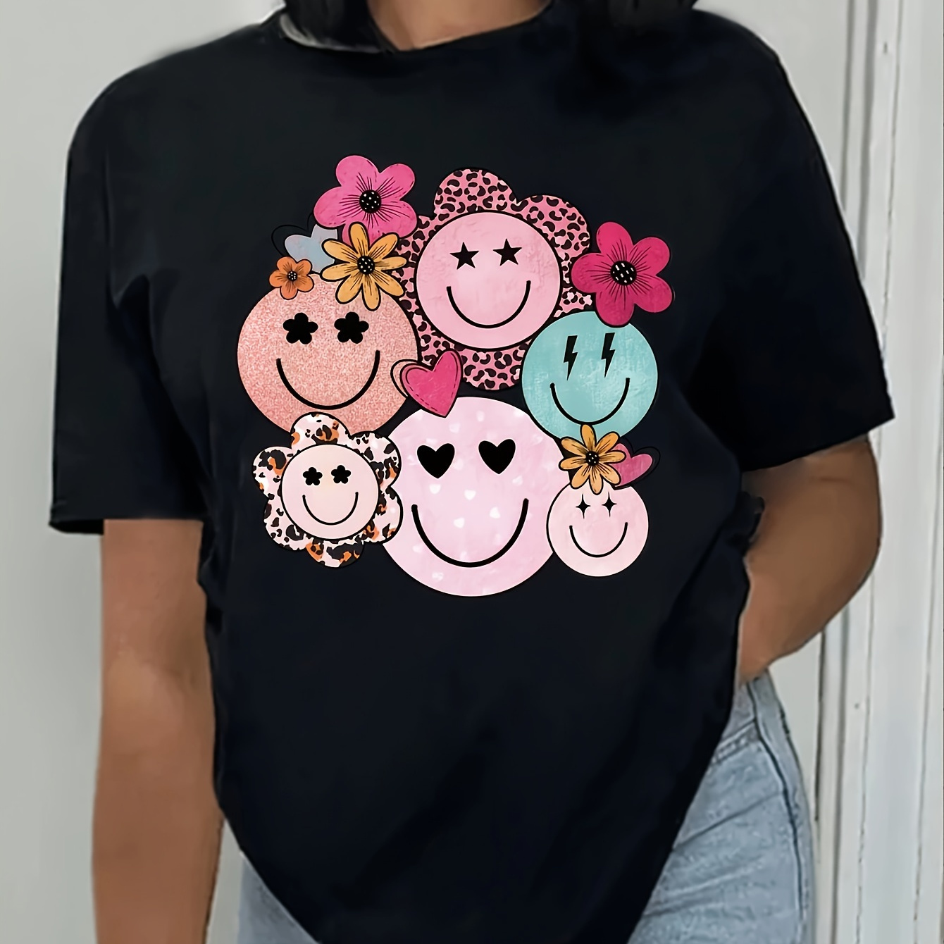 

Smiling Face Print Short Sleeve T-shirt, Casual Crew Neck Top For Spring & Summer, Women's Clothing