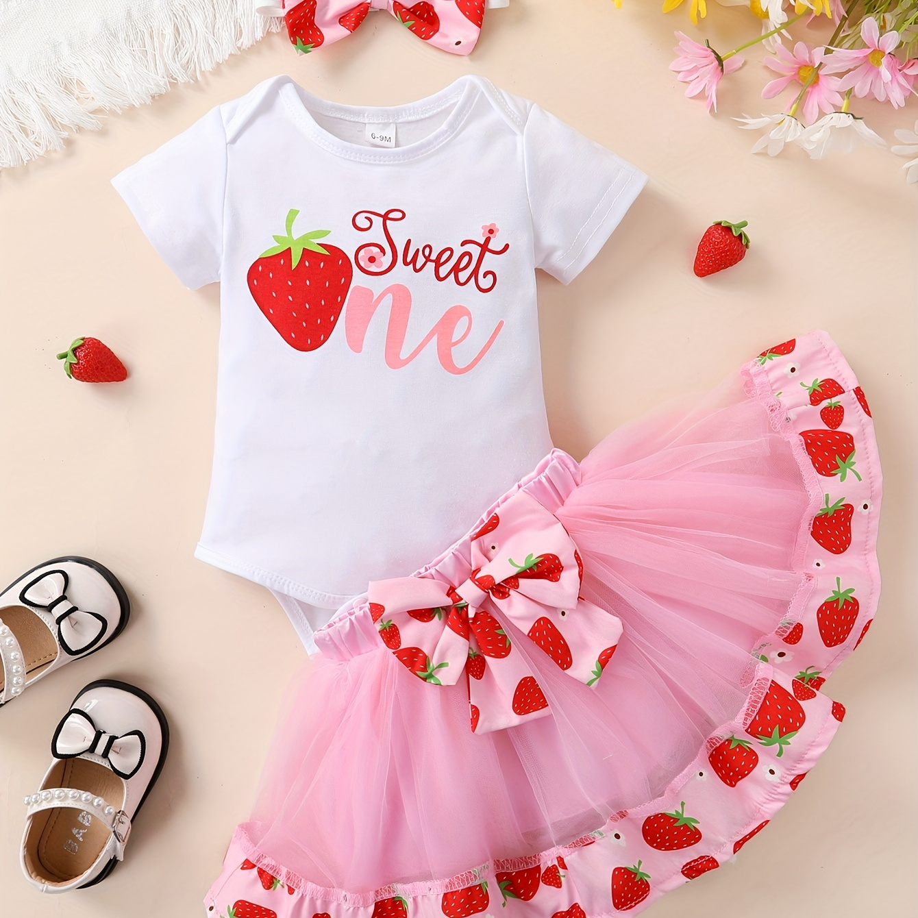 

2pcs Baby's "sweet One" Print Bodysuit & Strawberry Splicing Mesh Tutu Skirt & Hairband, Toddler & Infant Girl's Clothing Set For Summer Birthday Party