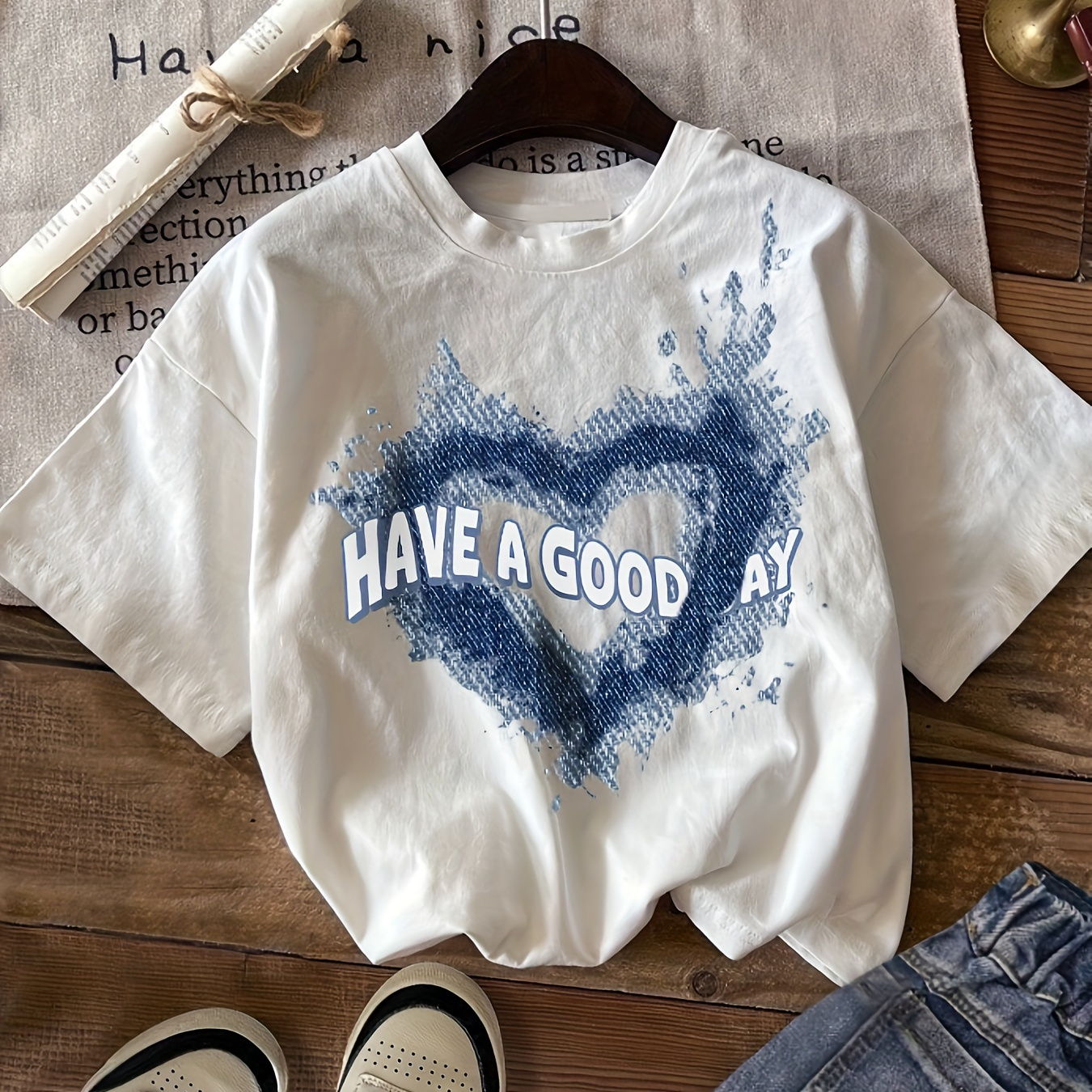 

Letter & Heart Print T-shirt, Short Sleeve Crew Neck Casual Top For Summer & Spring, Women's Clothing