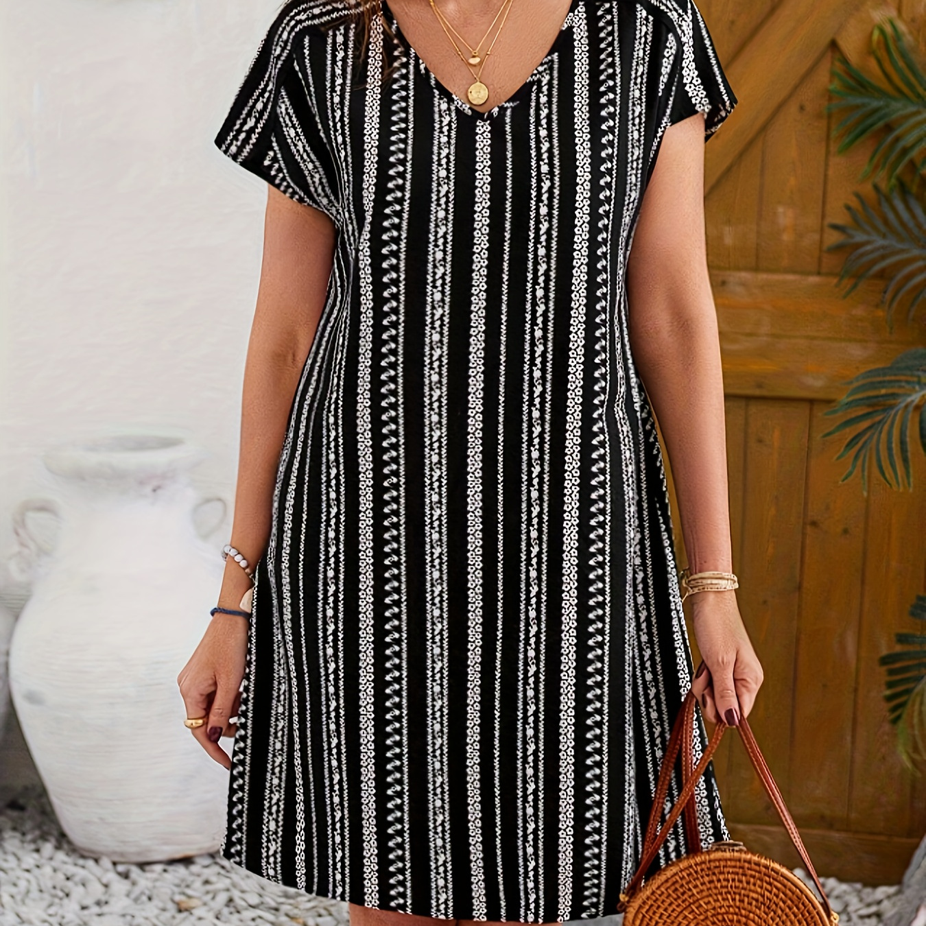 

Striped Print V Neck Dress, Elegant Short Sleeve Above Knee Dress For Spring & Summer, Women's Clothing