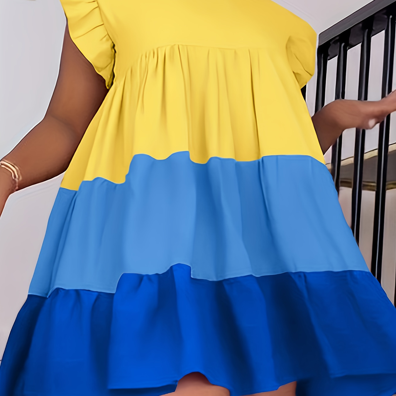 

Plus Size Casual Dress, Women's Plus Colorblock Ruffle Sleeve Round Neck Slight Stretch Mini Smock Dress