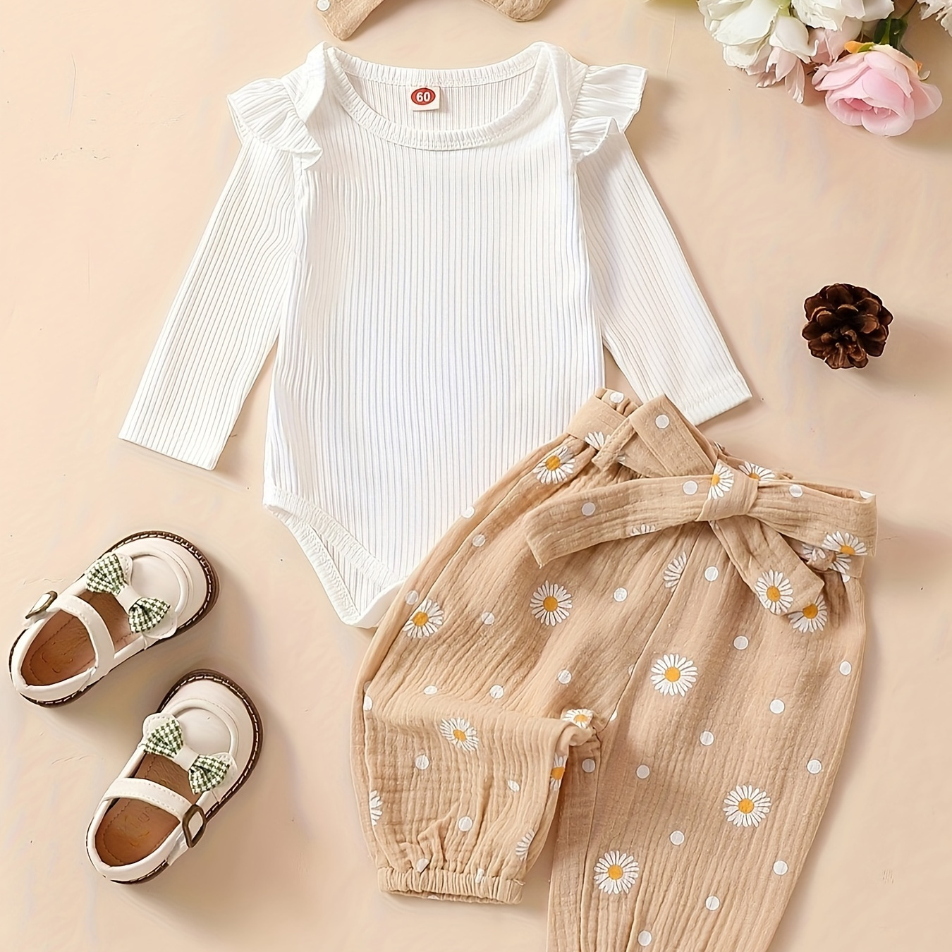 

2pcs Baby Girls Comfy Solid Flutter Trim Long Sleeve Onesie + Flower Print Muslin Pants With Hairband Set, Sweet Outfits For Gift