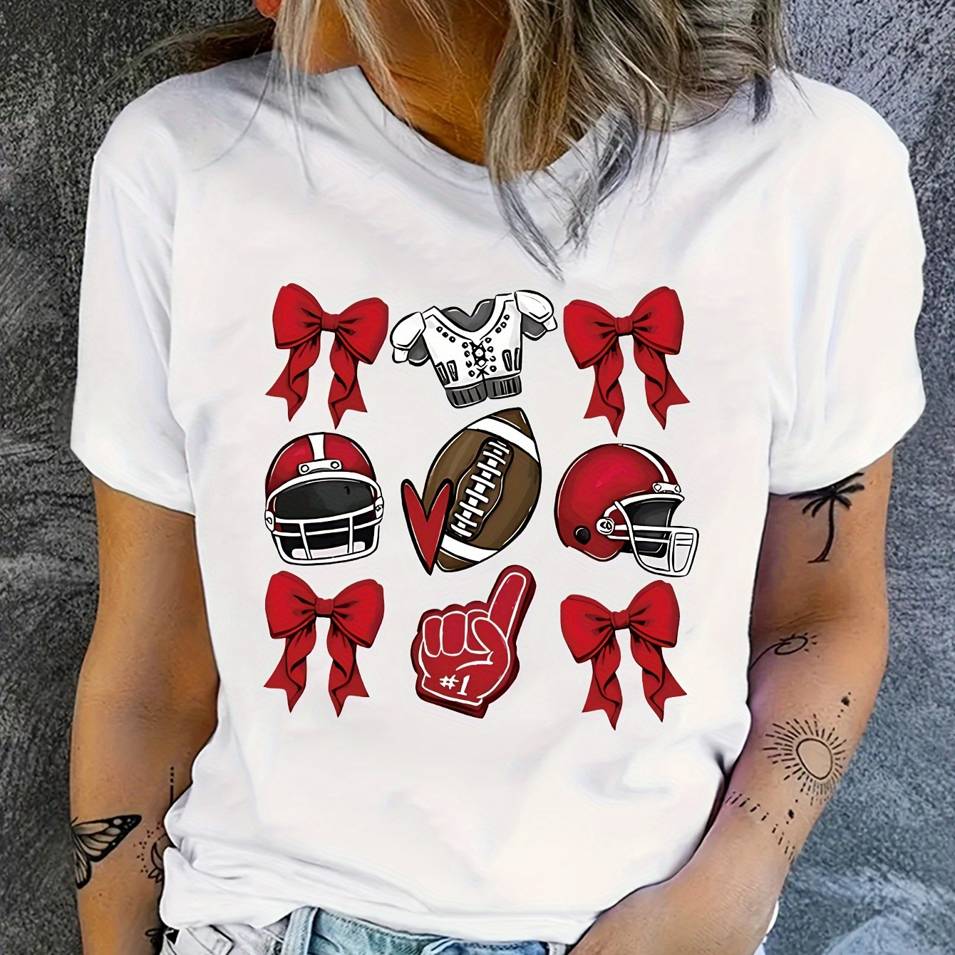 

Plus Size Graphic Print Crew Neck T-shirt, Casual Short Sleeve T-shirt For Spring & Summer, Women's Plus Size Clothing