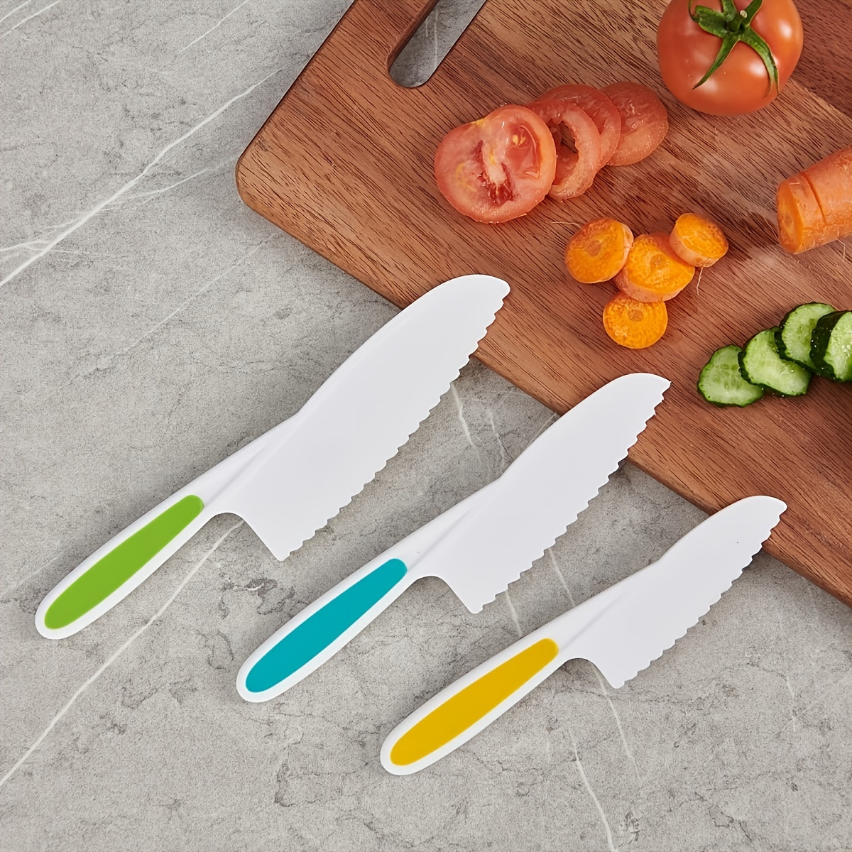 Coltelli per bambini Set di coltelli da cucina in nylon a 3 pezzi: coltelli  da cucina per bambini in 3 dimensioni e colori / impugnatura salda, bordi  seghettati, coltelli per bambini senza