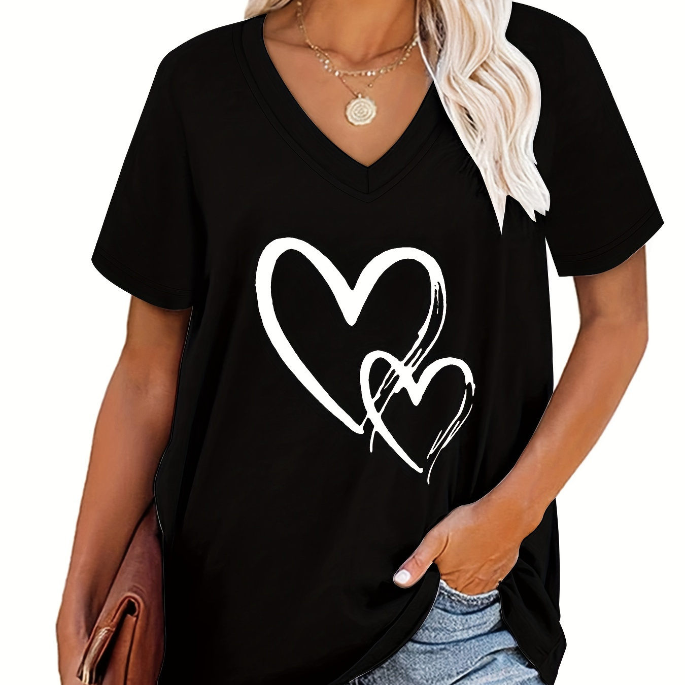 

T-shirt imprimé cœur grande taille, haut décontracté à col en V et manches courtes pour le printemps et l'été, vêtements grande taille pour femmes