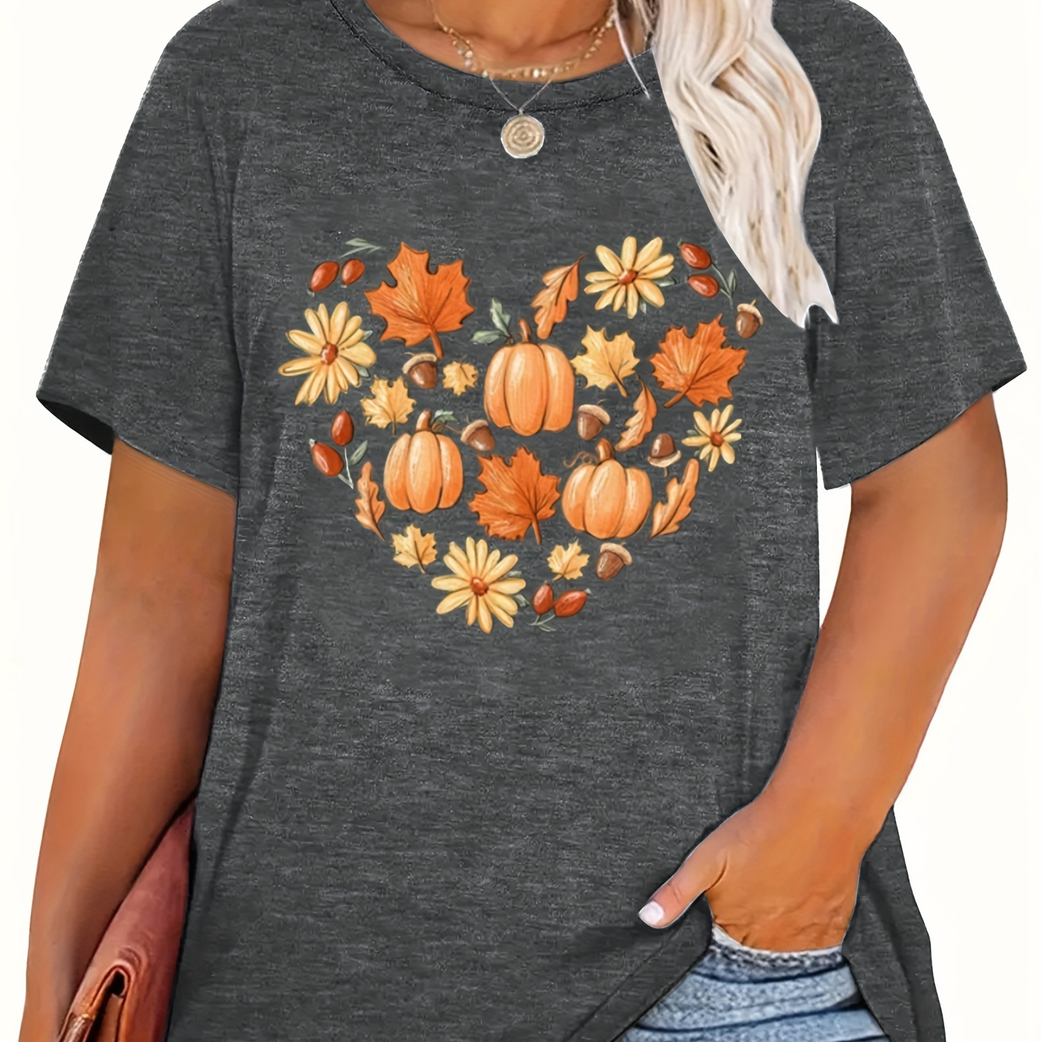 

Plus Size Halloween Heart Print T-shirt, Casual Short Sleeve Crew Neck Top For Spring & Summer, Women's Plus Size Clothing