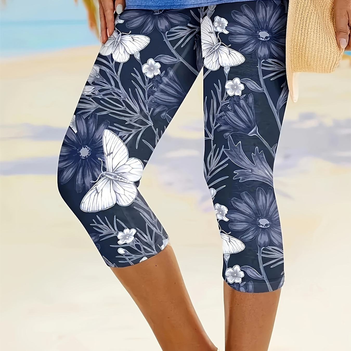 

Plus Size Butterfly Print Capri Leggings, Casual Elastic Waist Stretchy Leggings For Spring & Summer, Women's Plus Size Clothing